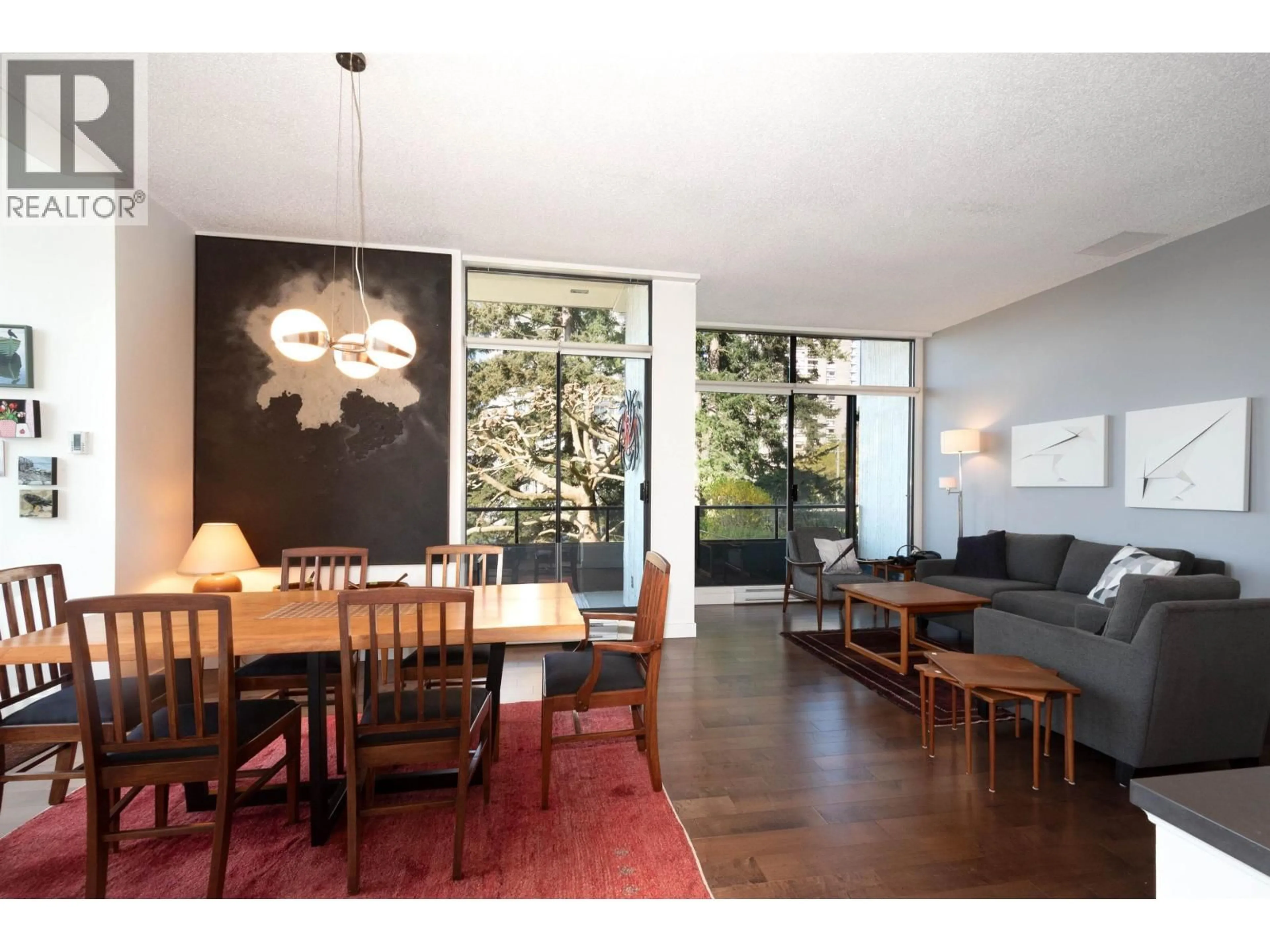 Dining room, wood/laminate floor for 114 - 1420 DUCHESS AVENUE, West Vancouver British Columbia V7T1H8