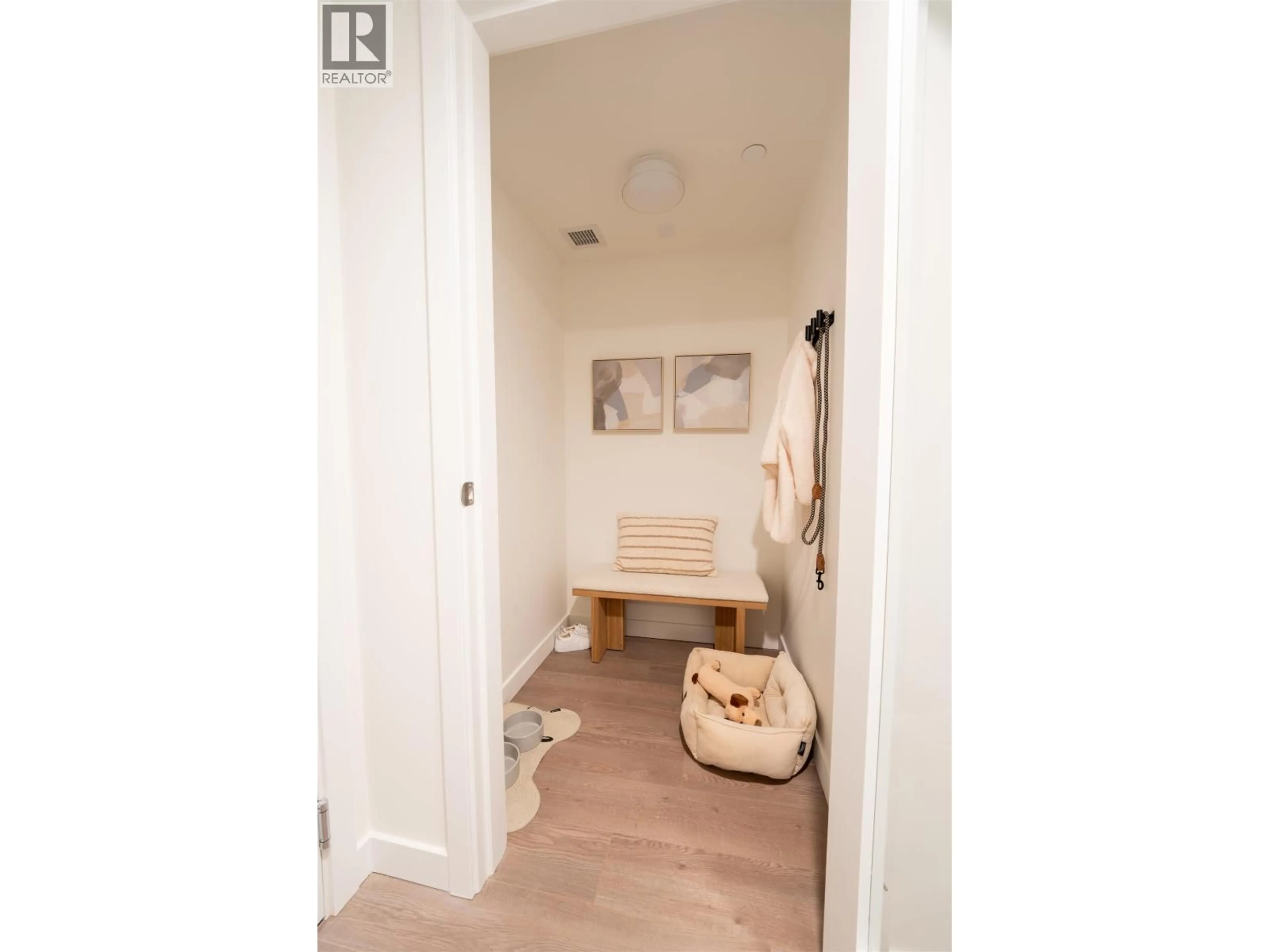 Indoor entryway for 1502 - 5685 HALLEY AVENUE, Burnaby British Columbia V5H2P8