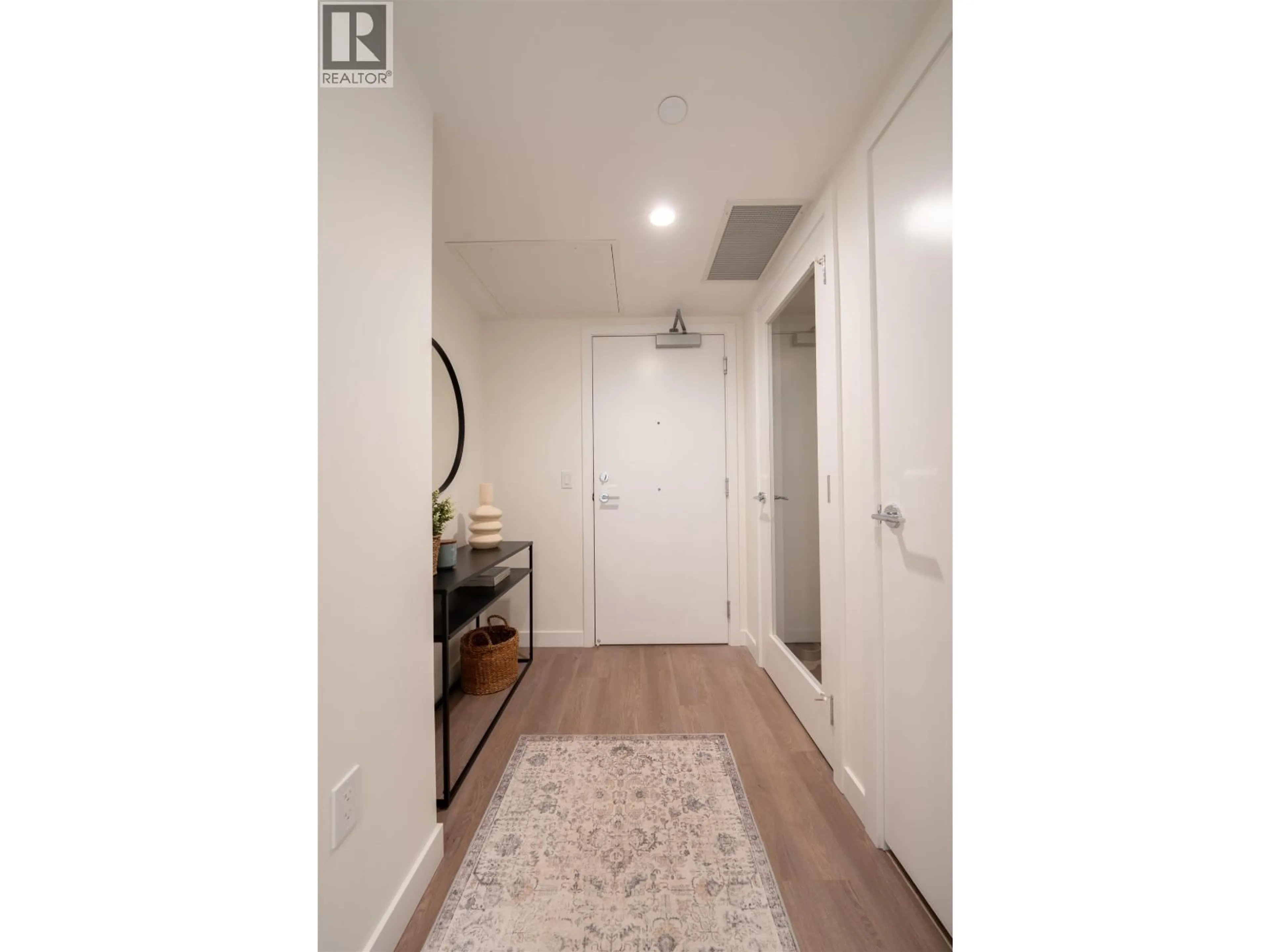 Indoor entryway for 1502 - 5685 HALLEY AVENUE, Burnaby British Columbia V5H2P8