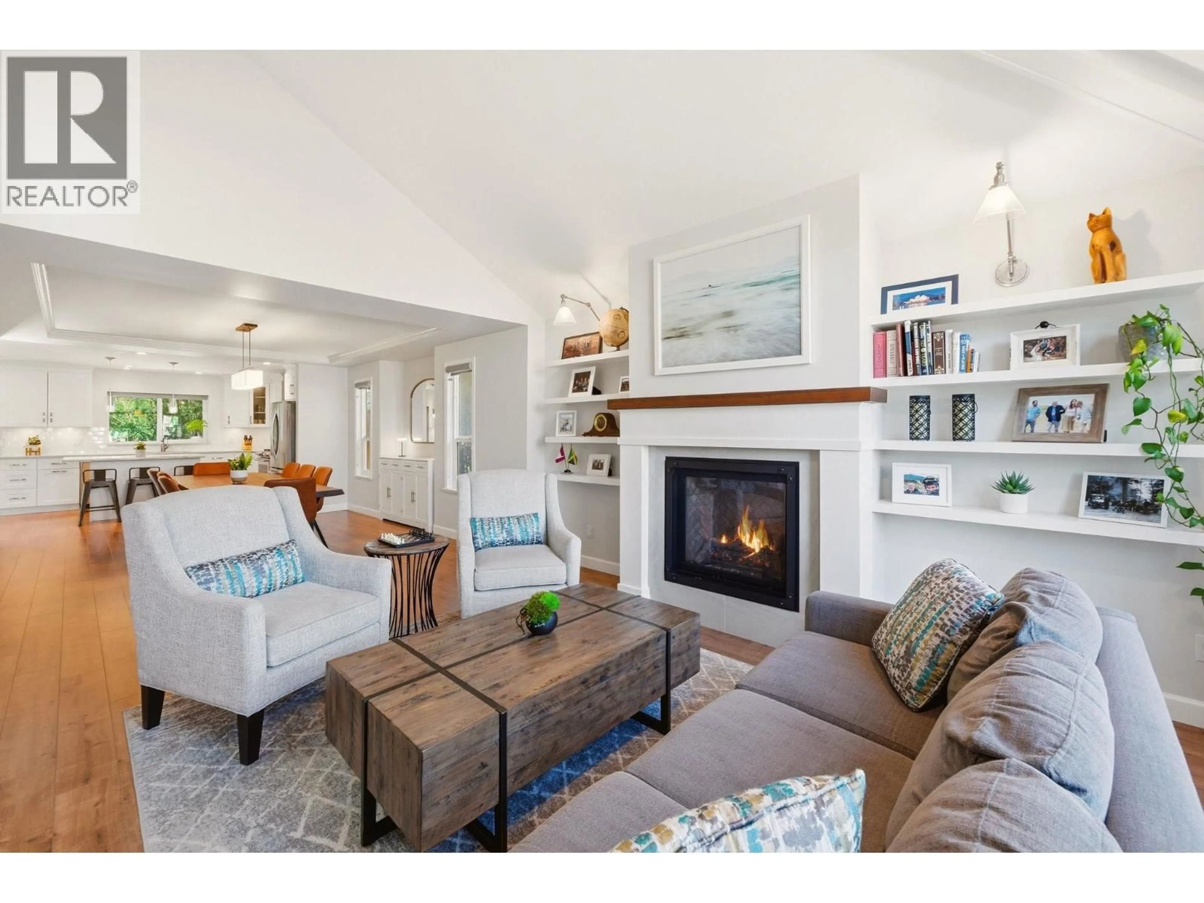 Living room with furniture, wood/laminate floor for 5288 CENTRAL AVENUE, Delta British Columbia V4K2H3