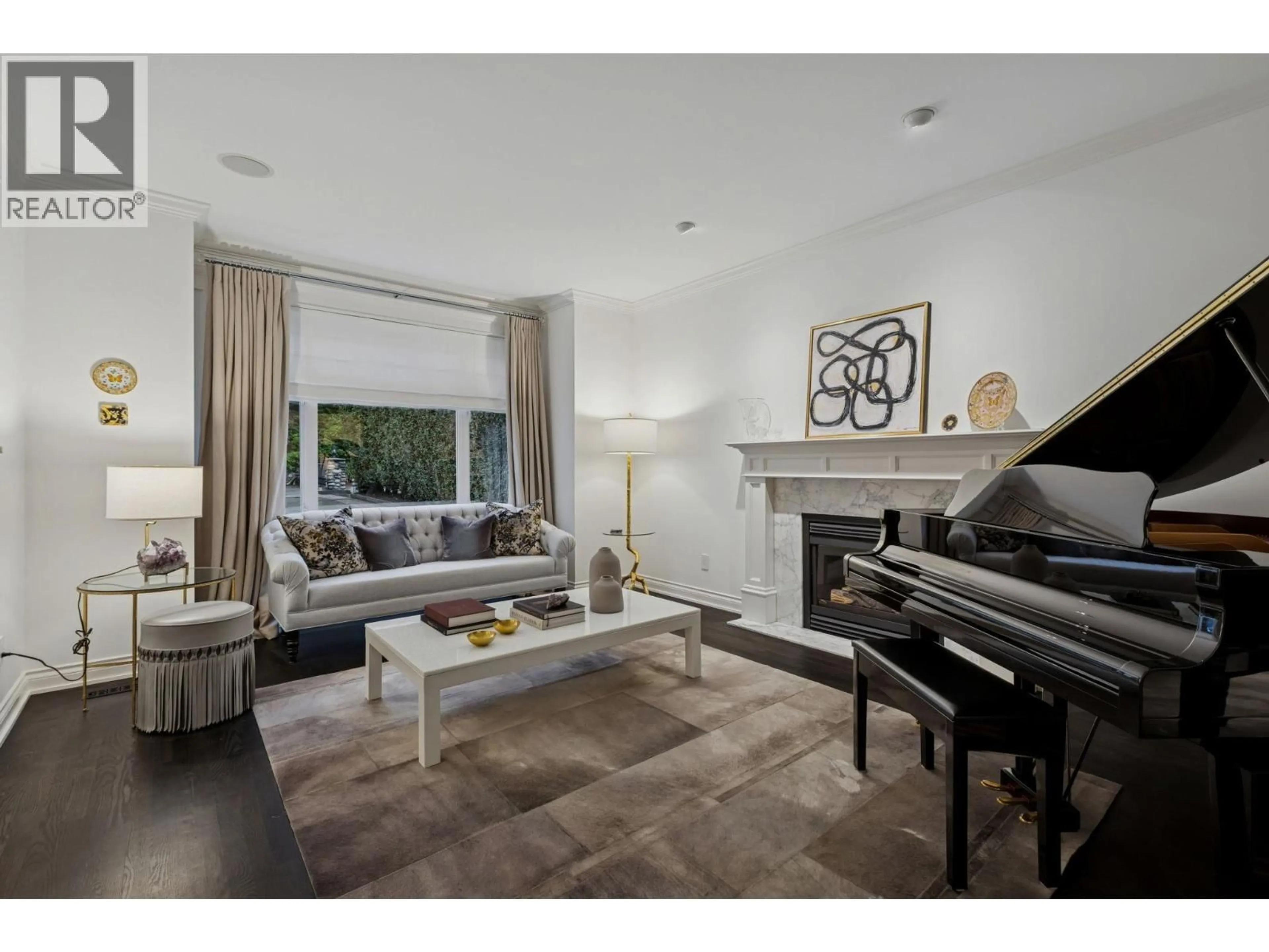 Living room with furniture, unknown for 4081 WOODBURY AVENUE, North Vancouver British Columbia V7N3N4