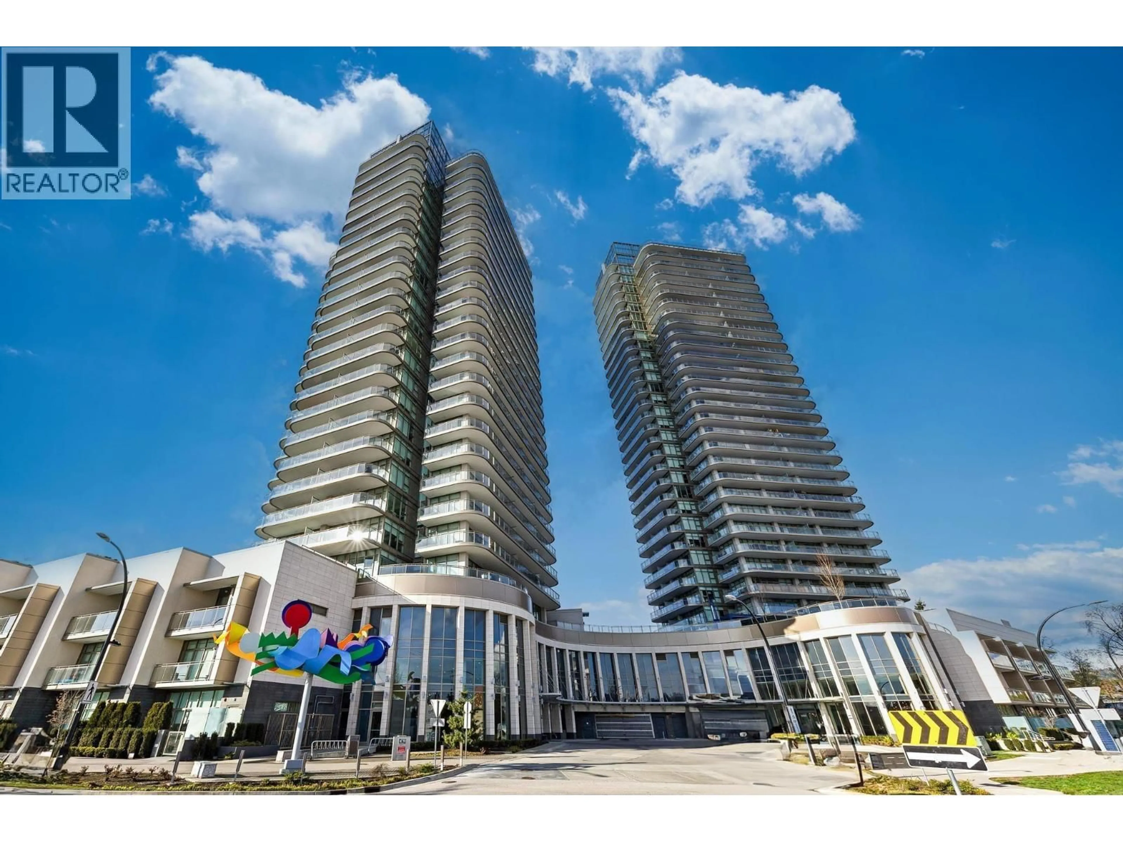 Indoor foyer for 1705 - 5311 GORING STREET, Burnaby British Columbia V5B0B5