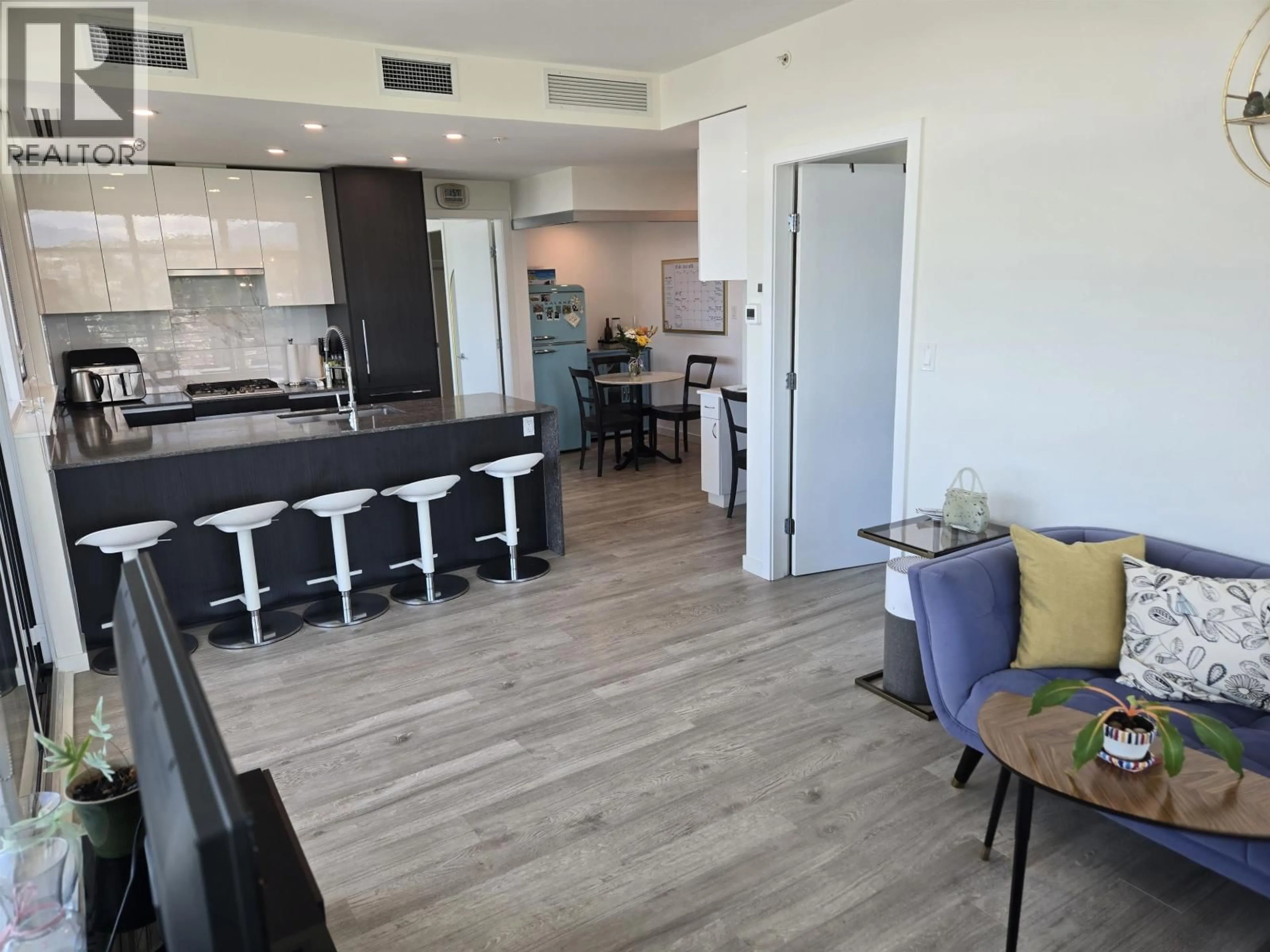 Open concept kitchen, unknown for 1705 - 5311 GORING STREET, Burnaby British Columbia V5B0B5