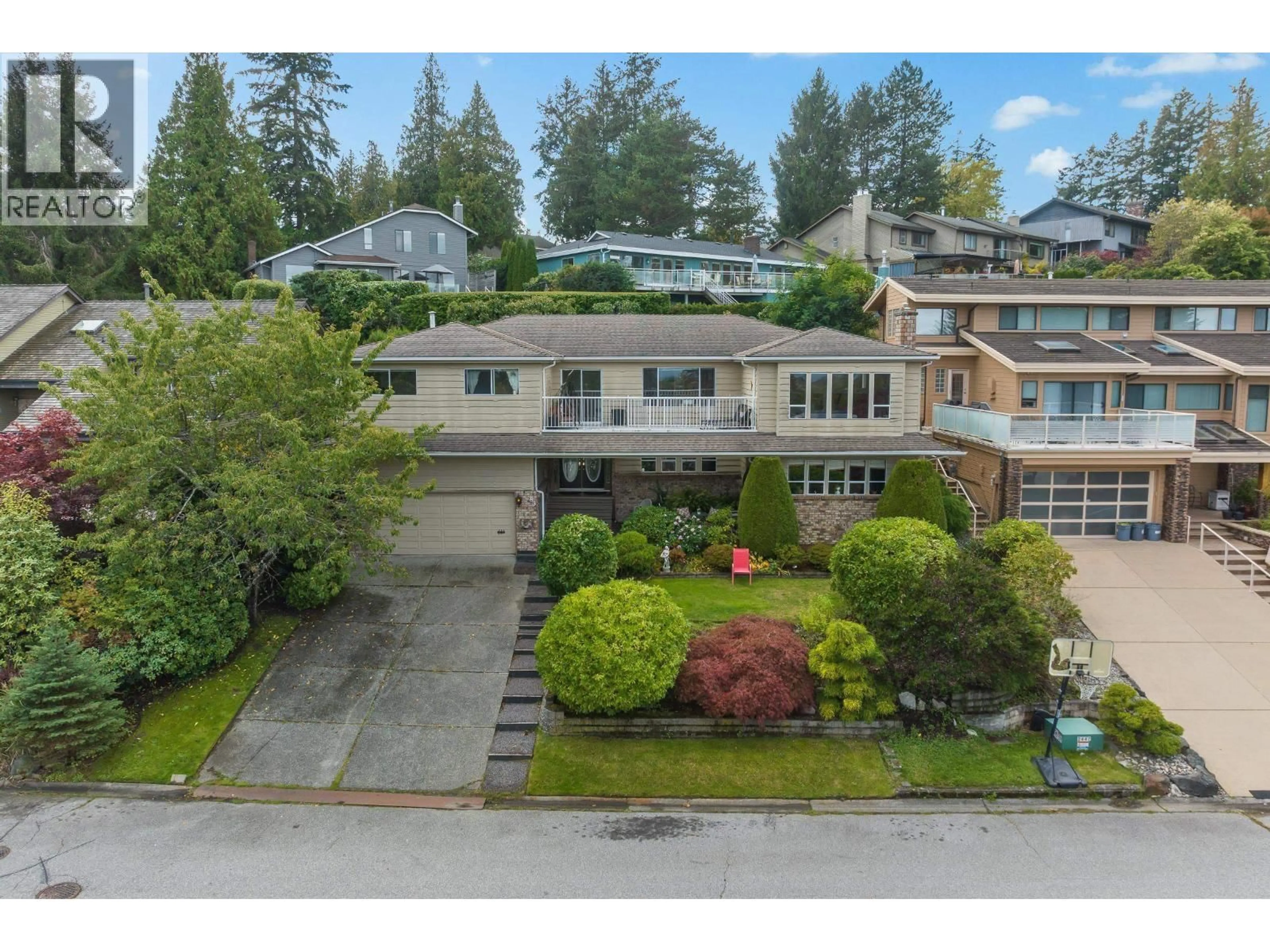 A pic from outside/outdoor area/front of a property/back of a property/a pic from drone, street for 83 WOODLAND DRIVE, Delta British Columbia V4L2H7