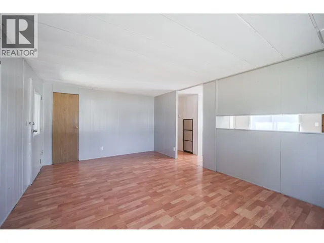 5469 SAUNDERS CRESCENT, 103 Mile House 5