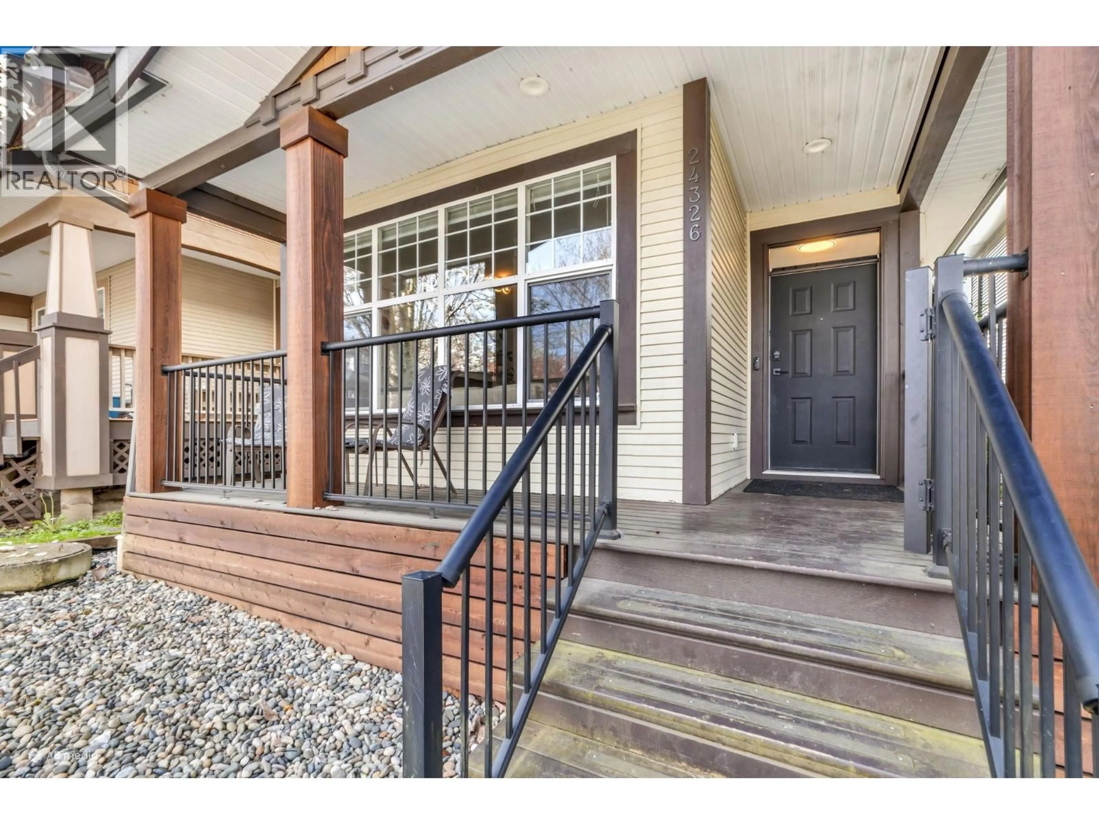 Indoor entryway for 24326 102B AVENUE, Maple Ridge British Columbia V2W1Y2