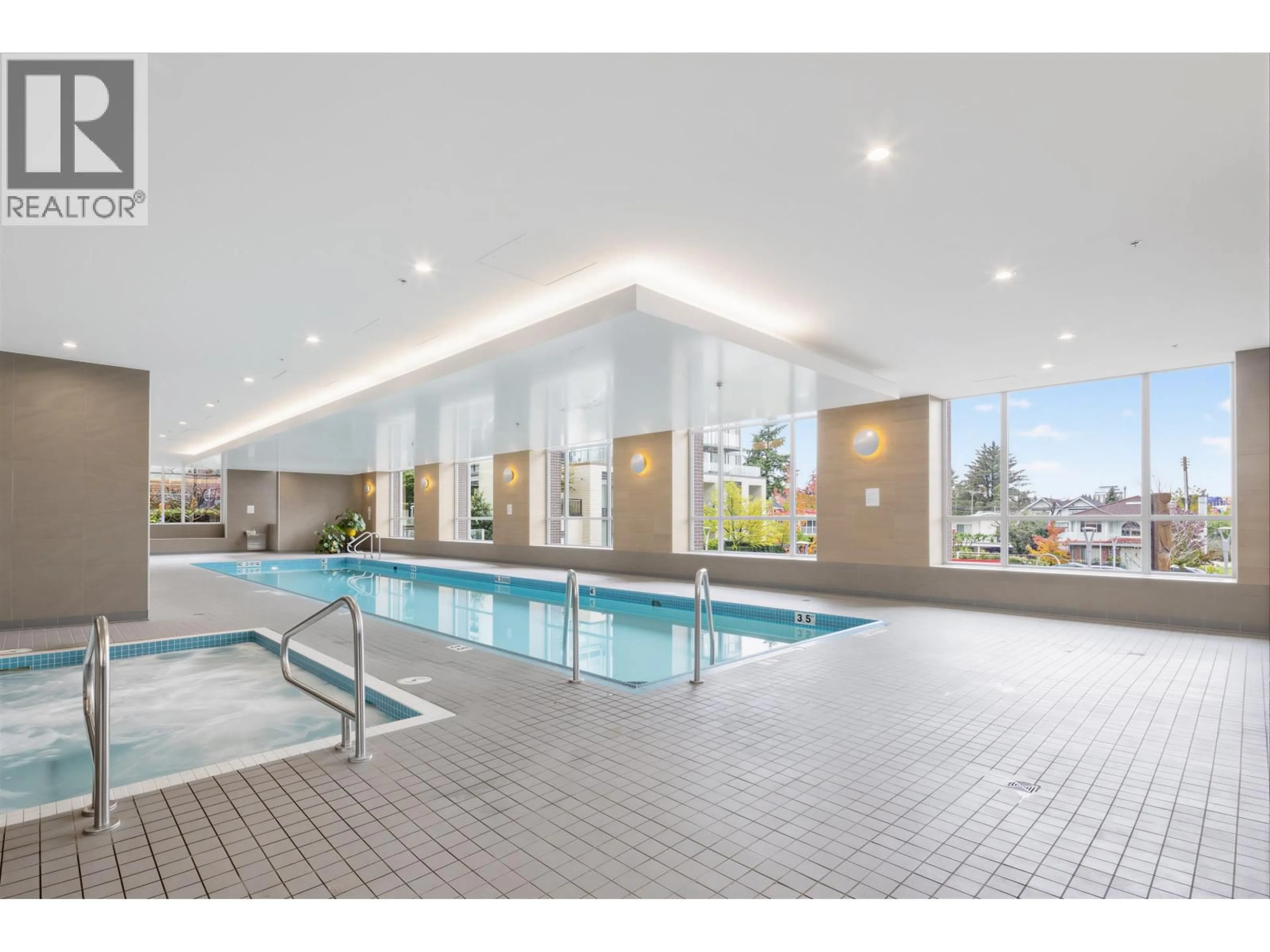 Pool for 320 - 5665 BOUNDARY ROAD, Vancouver British Columbia V5R0E4