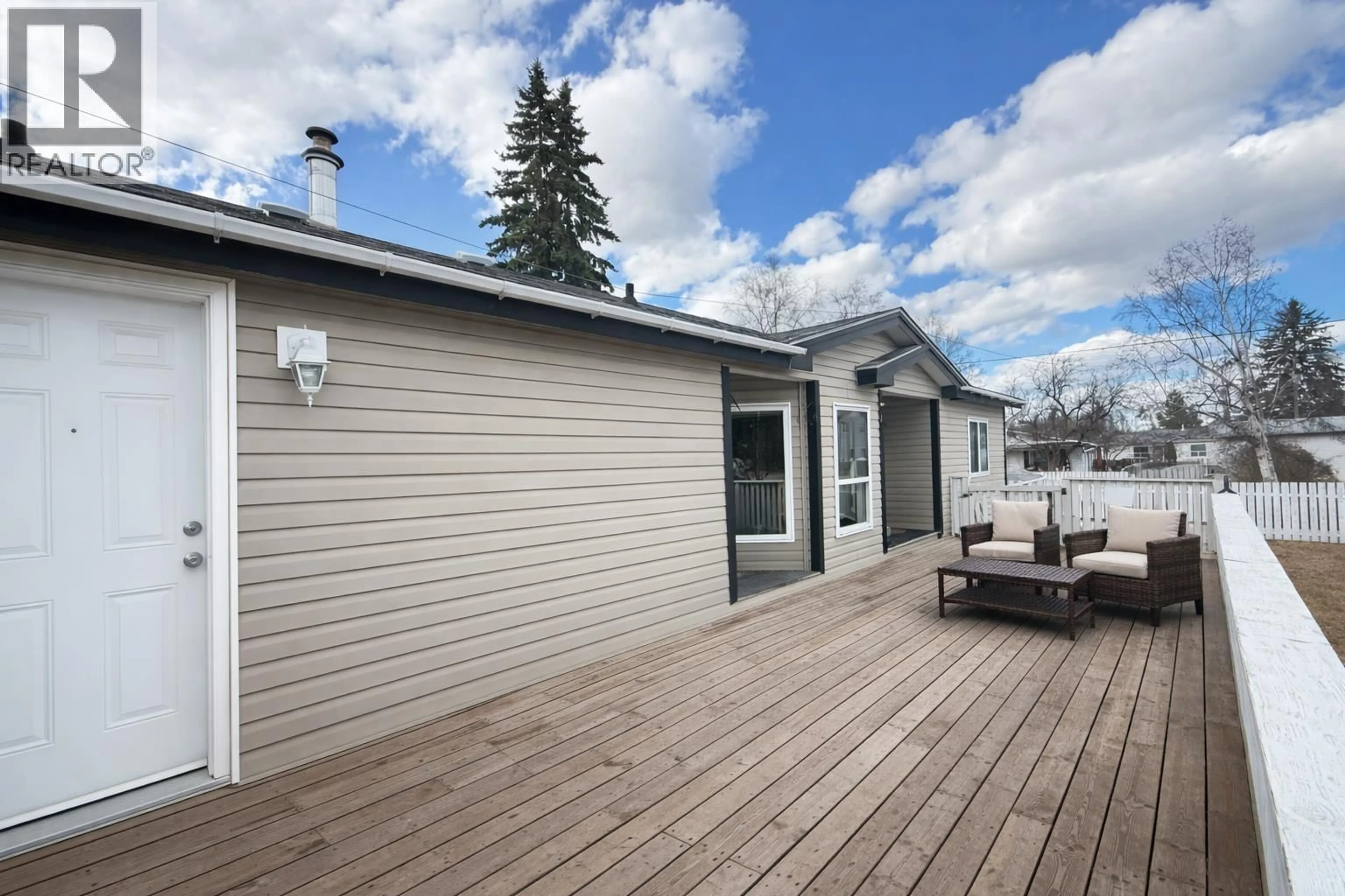 Patio, street for 375 3RD STREET, Vanderhoof British Columbia V0J3A0