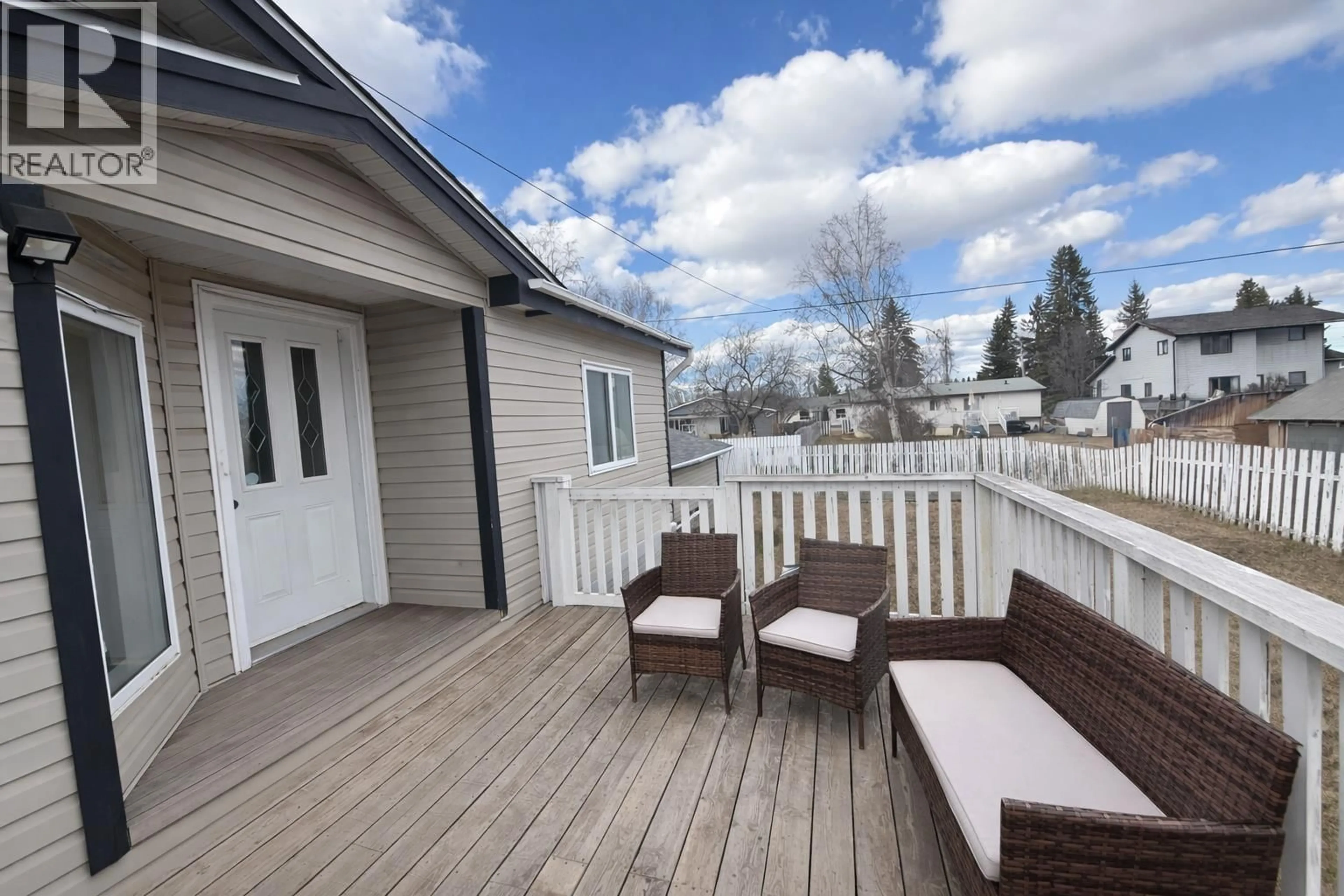 Patio, unknown for 375 3RD STREET, Vanderhoof British Columbia V0J3A0