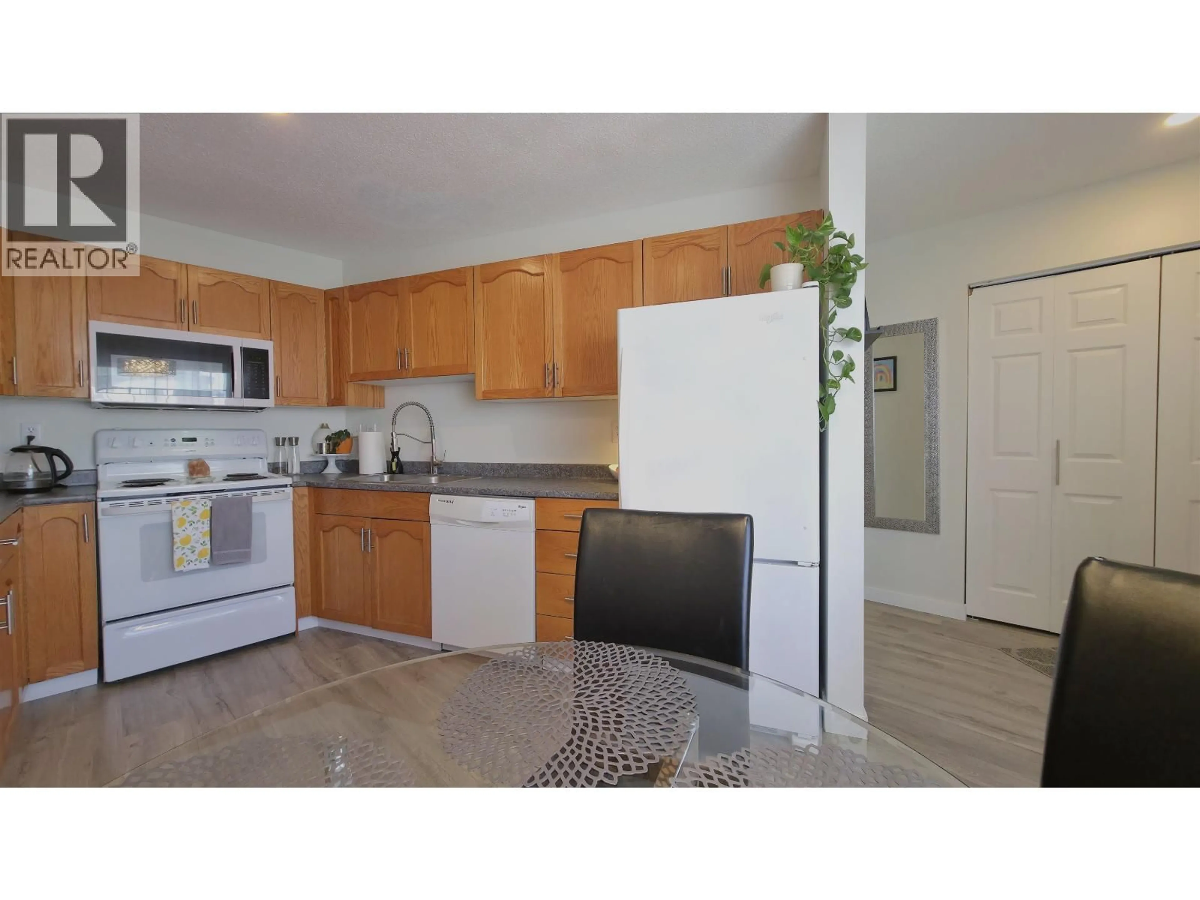 Standard kitchen, unknown for 107 - 3233 MCGILL CRESCENT, Prince George British Columbia V2N2T4