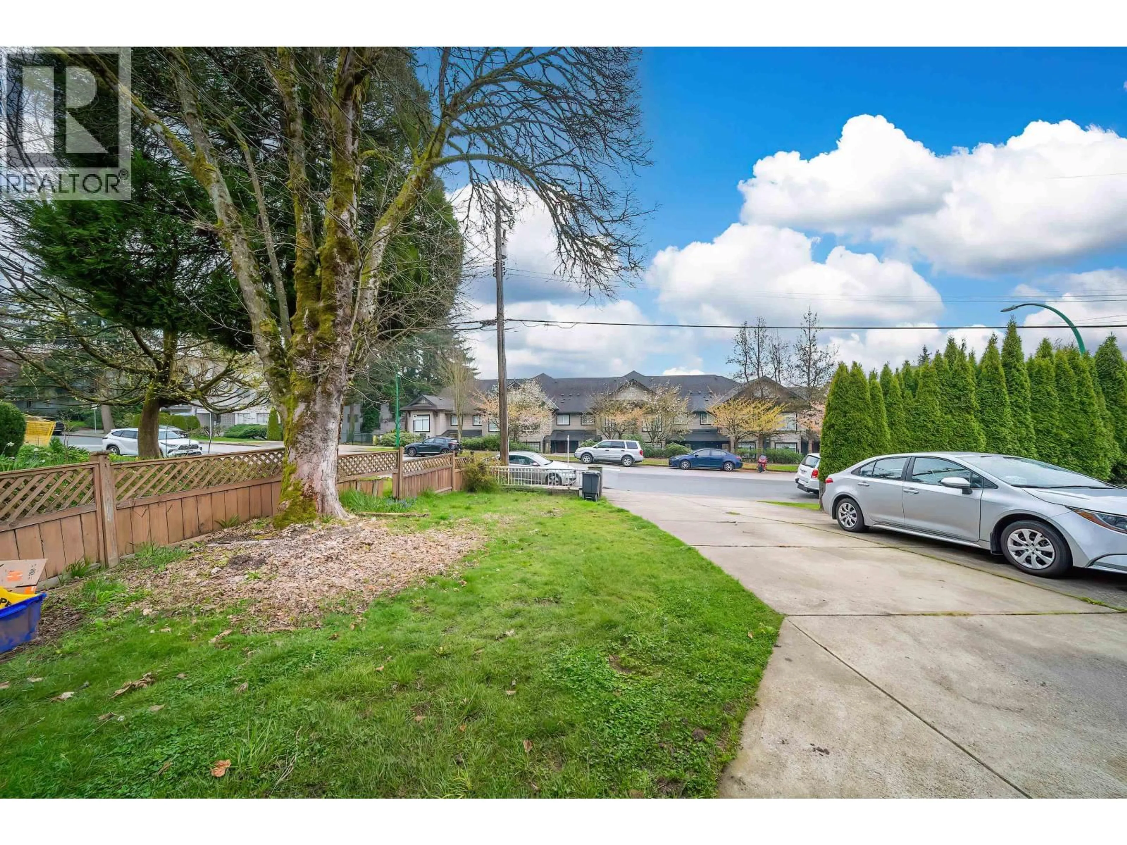 A pic from outside/outdoor area/front of a property/back of a property/a pic from drone, water/lake/river/ocean view for 7431 14TH AVENUE, Burnaby British Columbia V3N1Z8