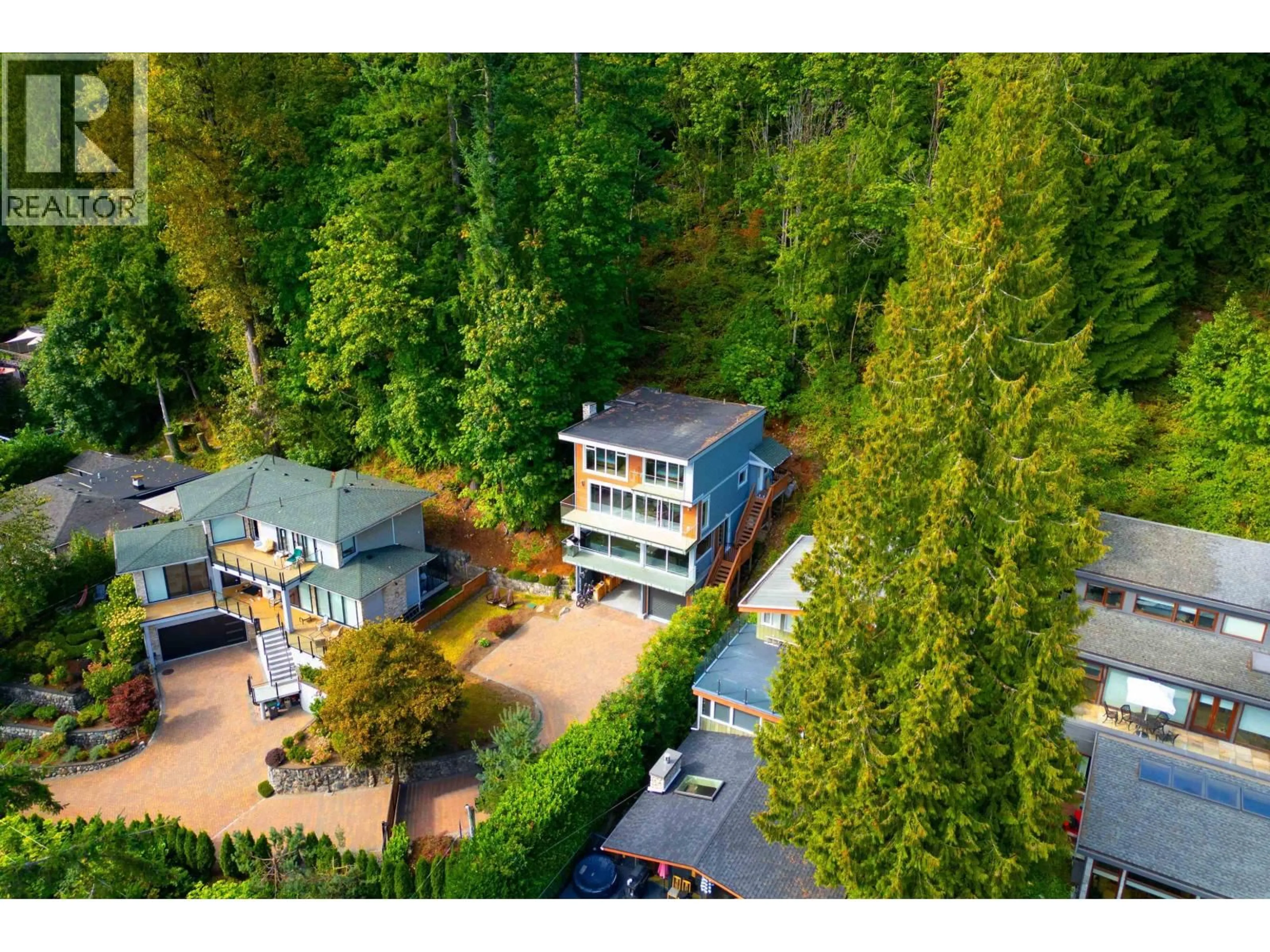 A pic from outside/outdoor area/front of a property/back of a property/a pic from drone, forest/trees view for 2867 PANORAMA DRIVE, North Vancouver British Columbia V7G1V7