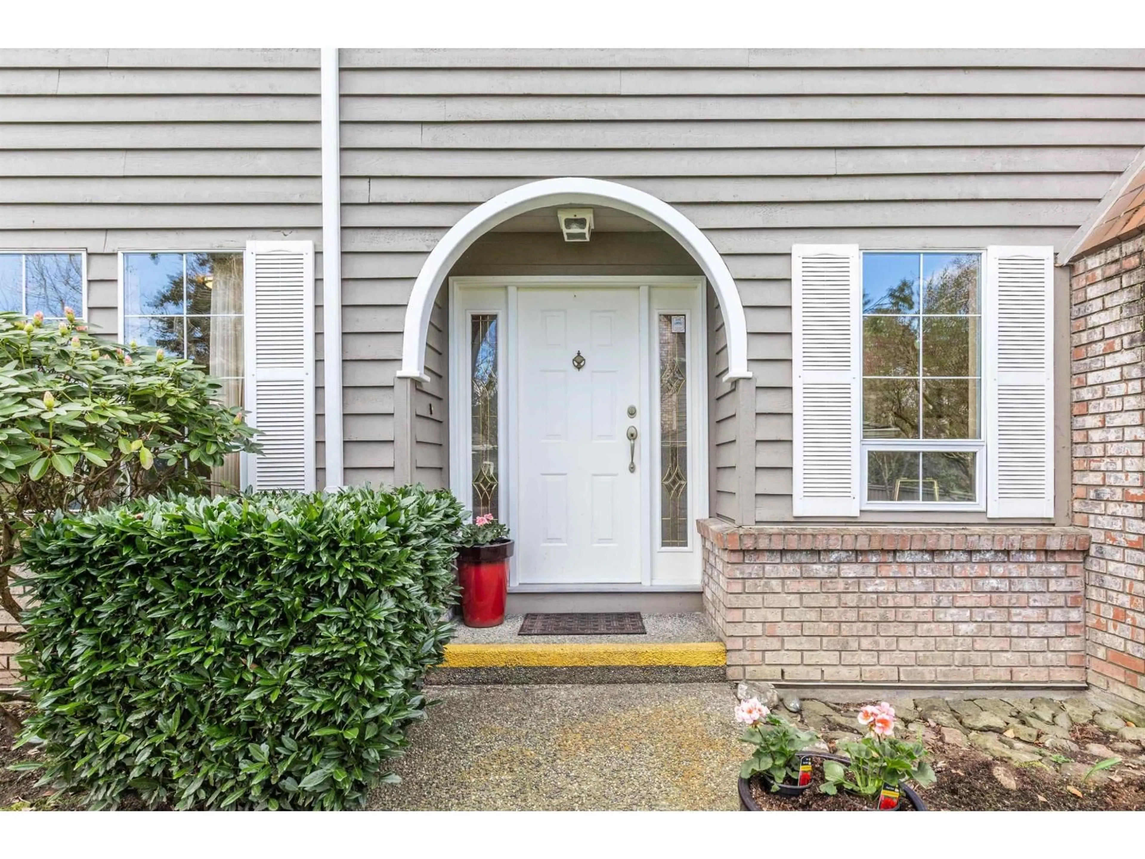 Indoor entryway for 4 - 21848 50 AVENUE, Langley British Columbia V3A8A9