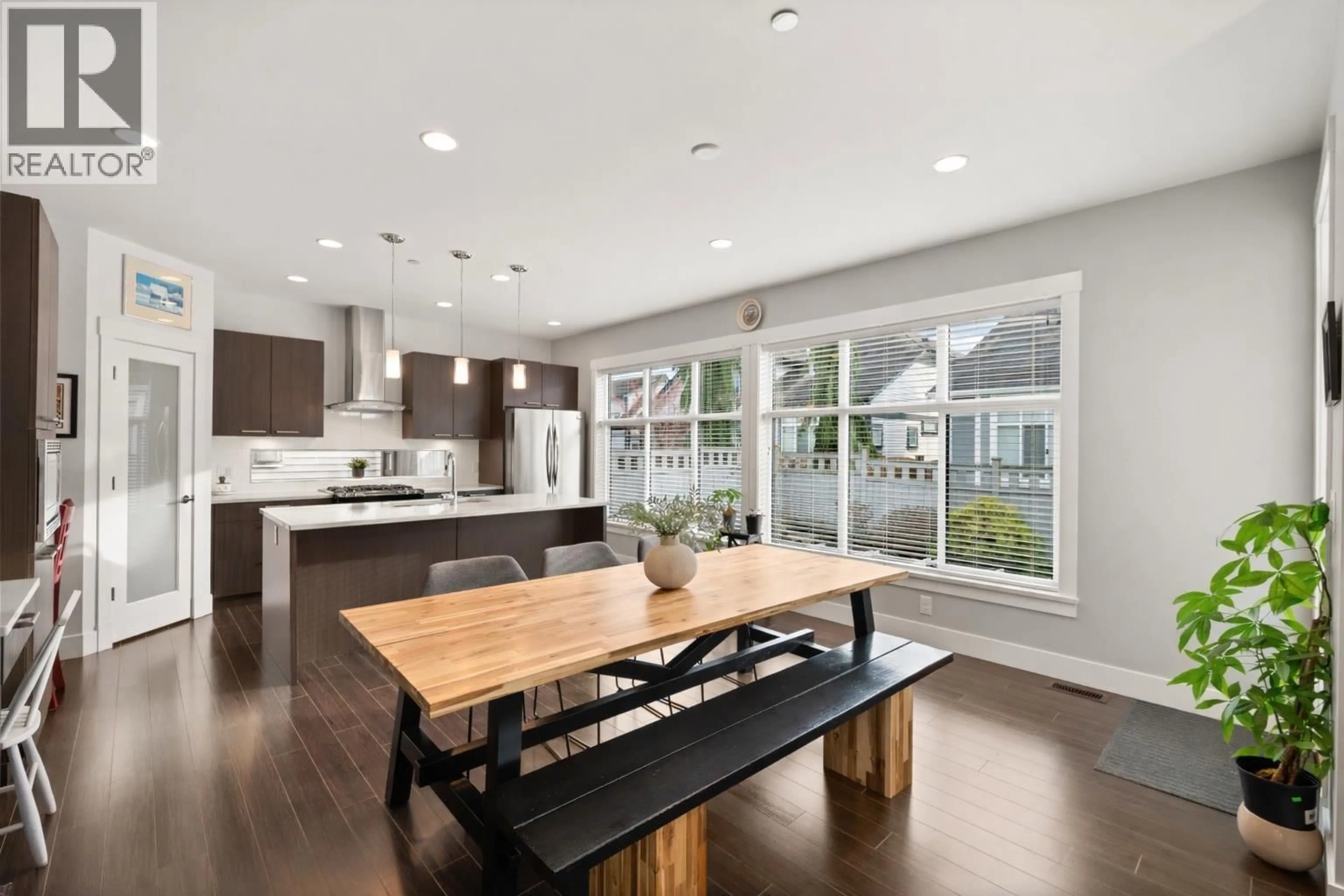 Open concept kitchen, wood/laminate floor for 4676 BLUE HERON WAY, Tsawwassen British Columbia V4M0A8