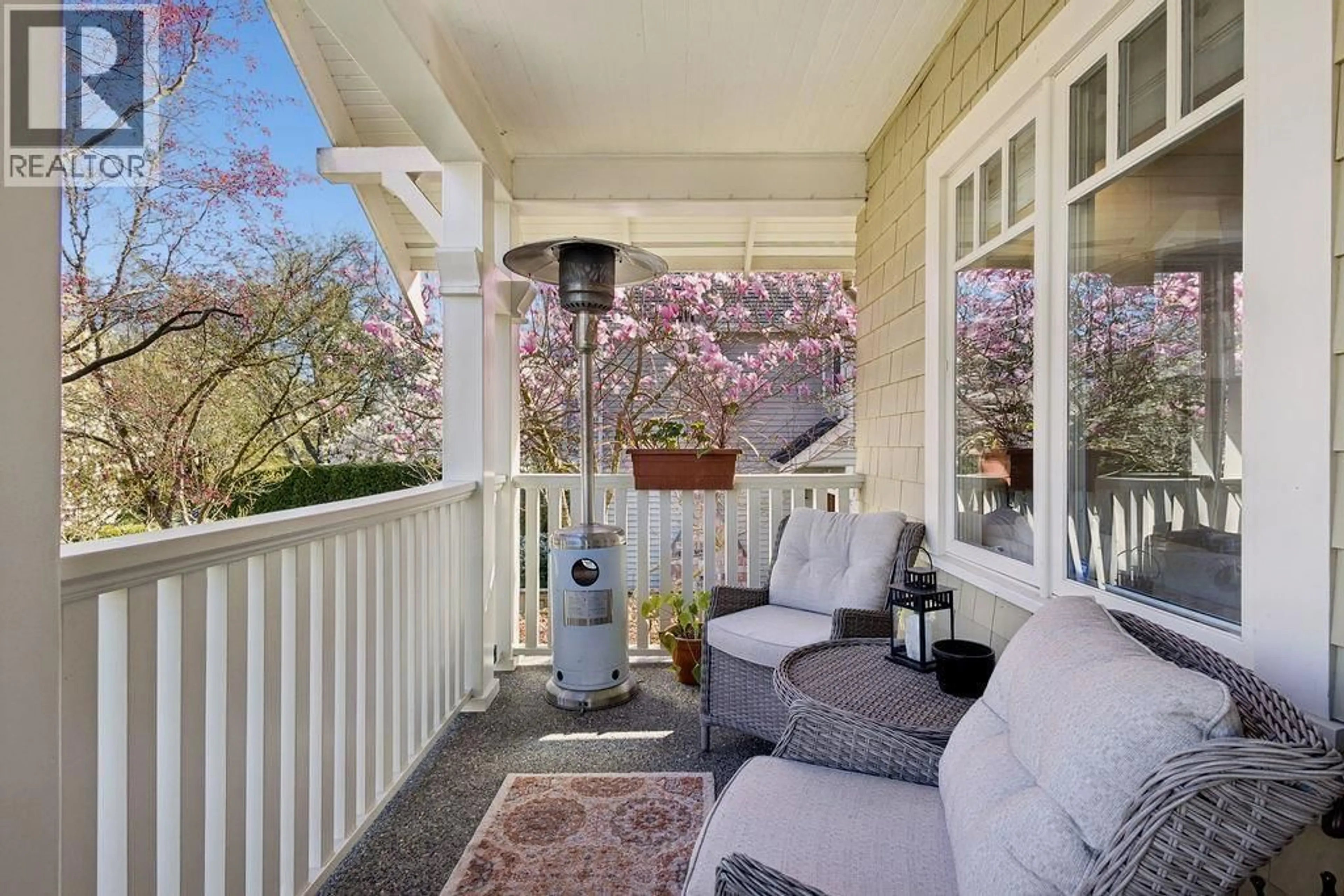 Patio, street for 1956 14 AVENUE, Vancouver British Columbia V6J2K2