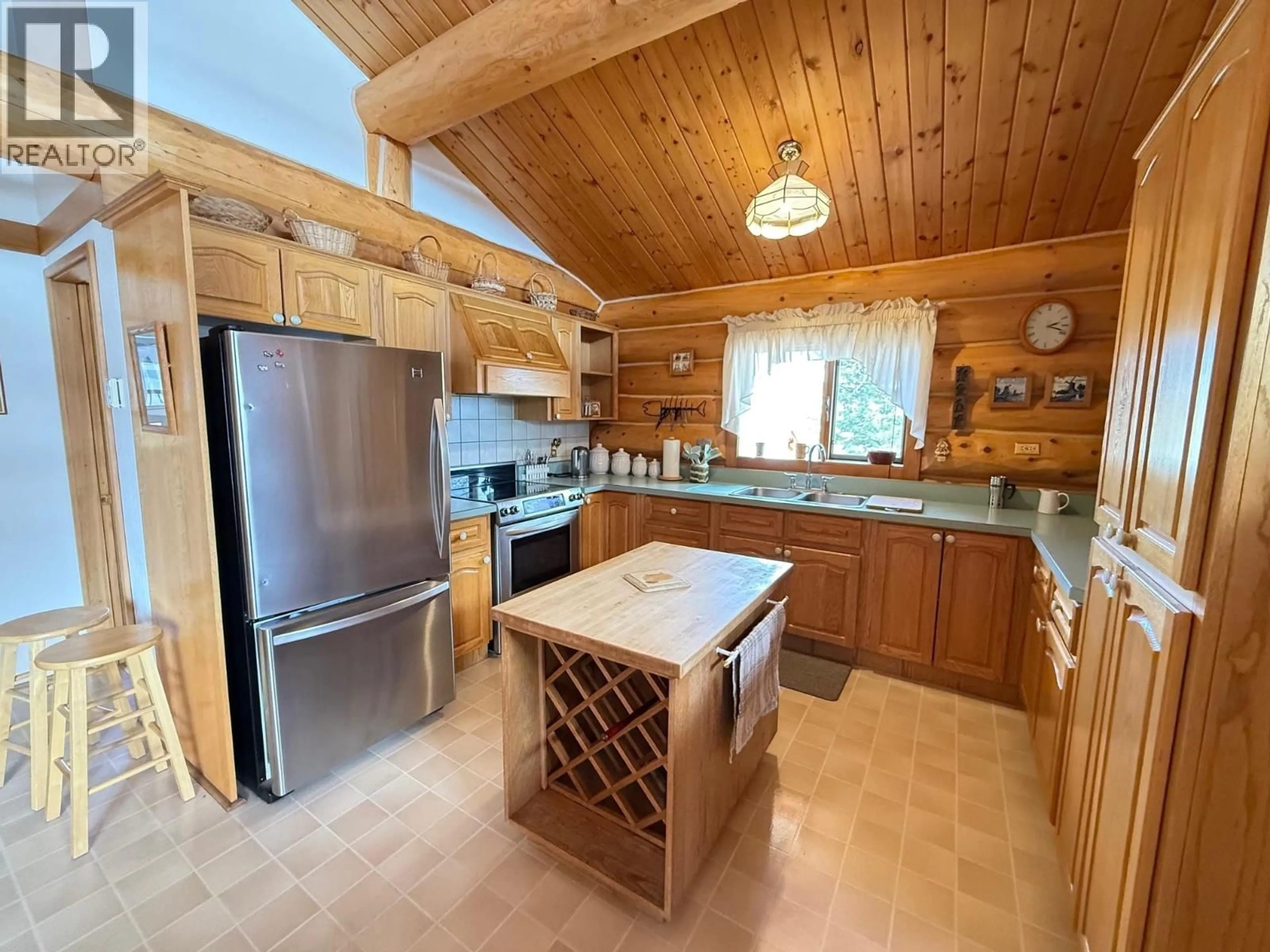 Unknown for 6176 SMITH WAY, Williams Lake British Columbia V0L1A0