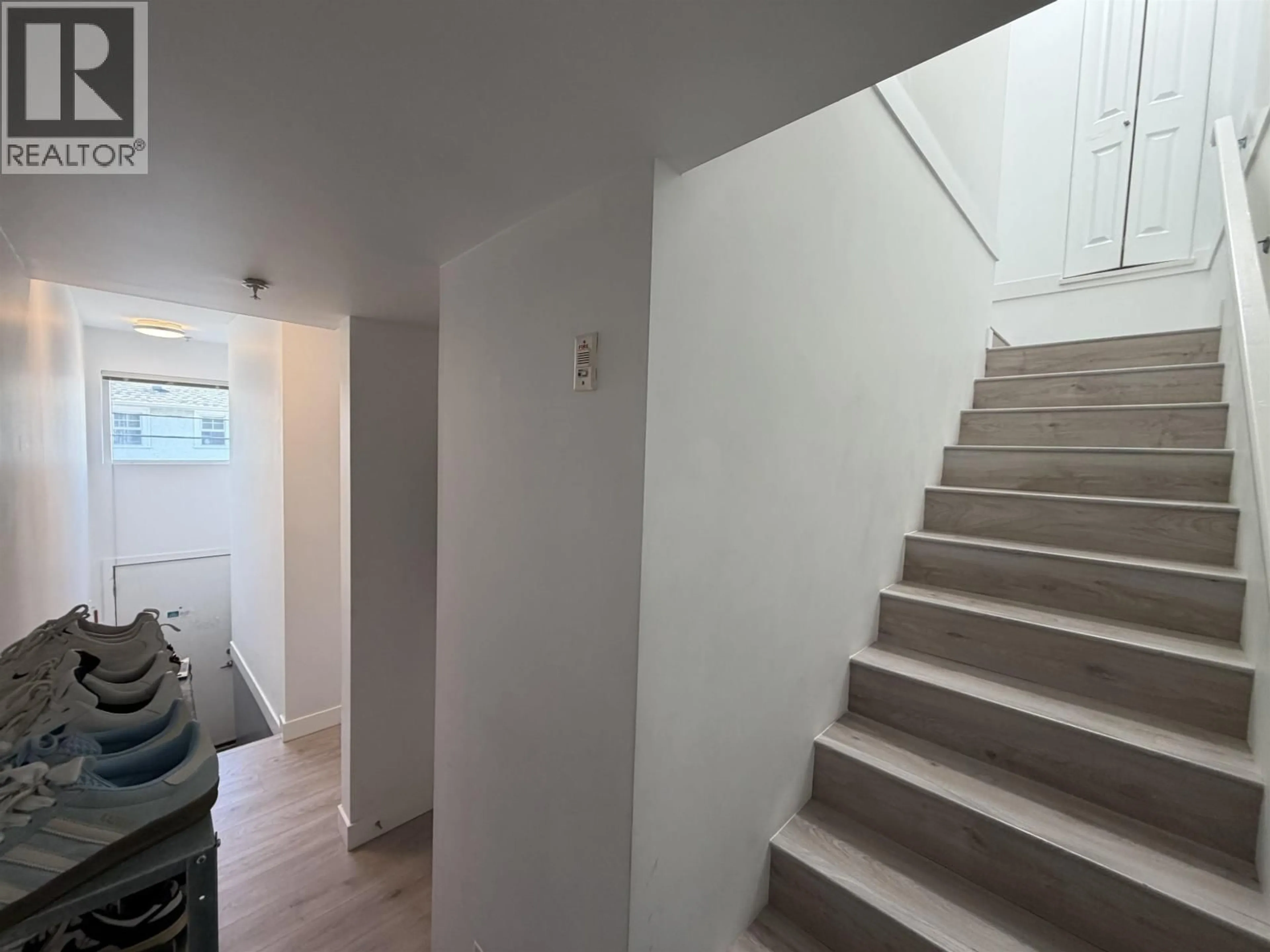 Stairs for 206 - 5649 KINGS ROAD, Vancouver British Columbia V6T1K9