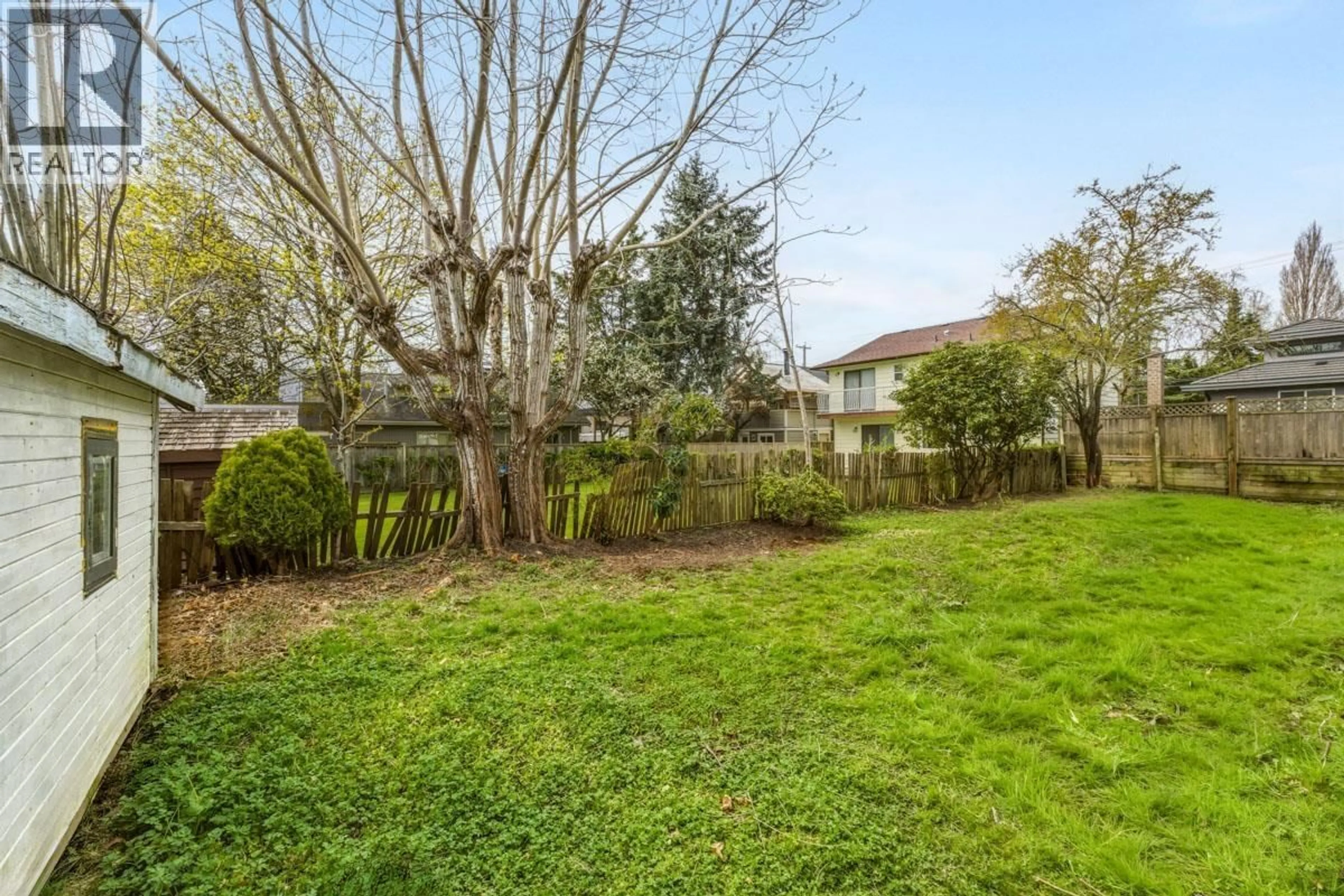 Patio, unknown for 9031 NO. 2 ROAD, Richmond British Columbia V7E2C6