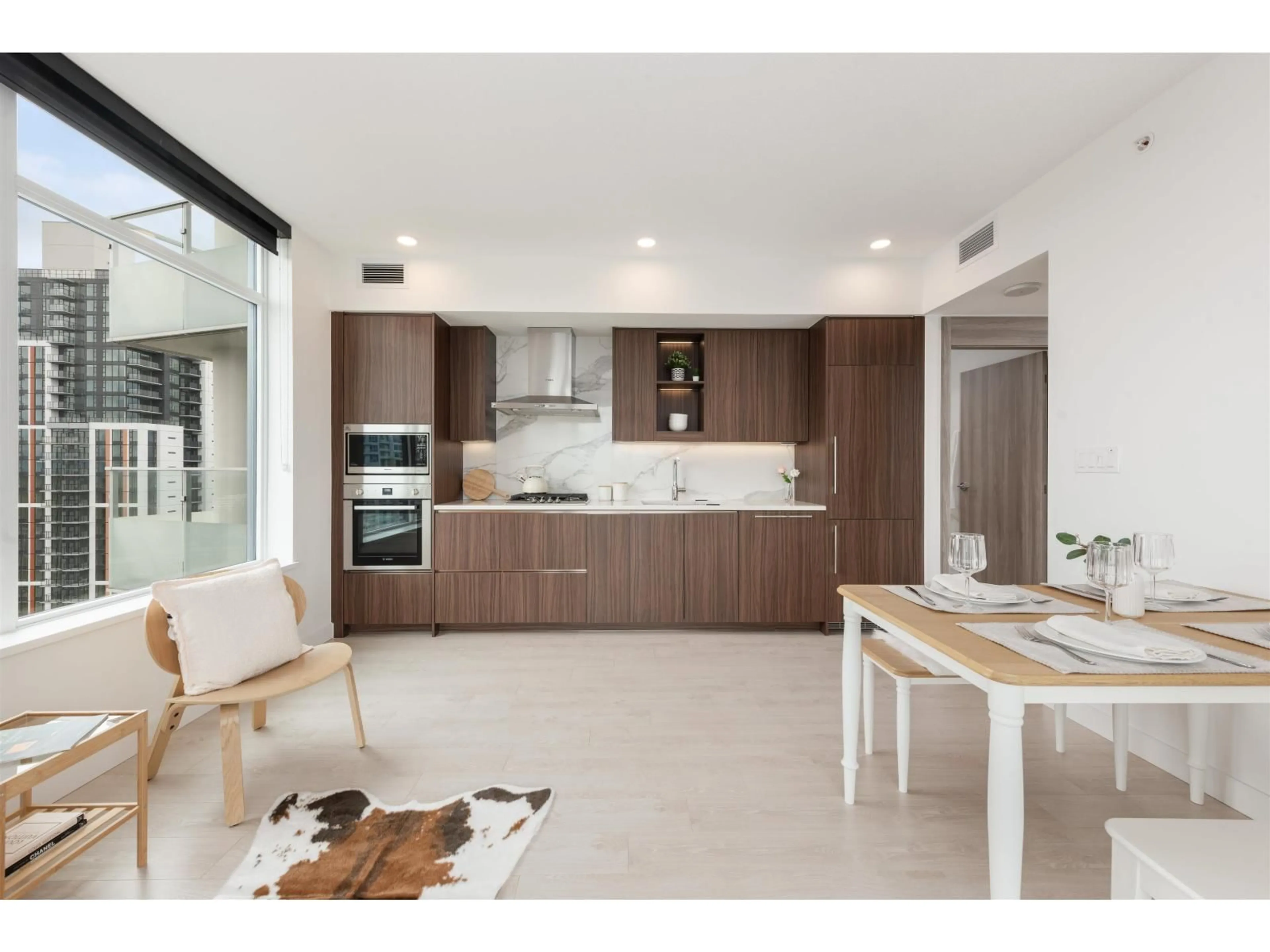 Open concept kitchen, ceramic/tile floor for 3107 - 9887 WHALLEY BOULEVARD, Surrey British Columbia V3T0P4