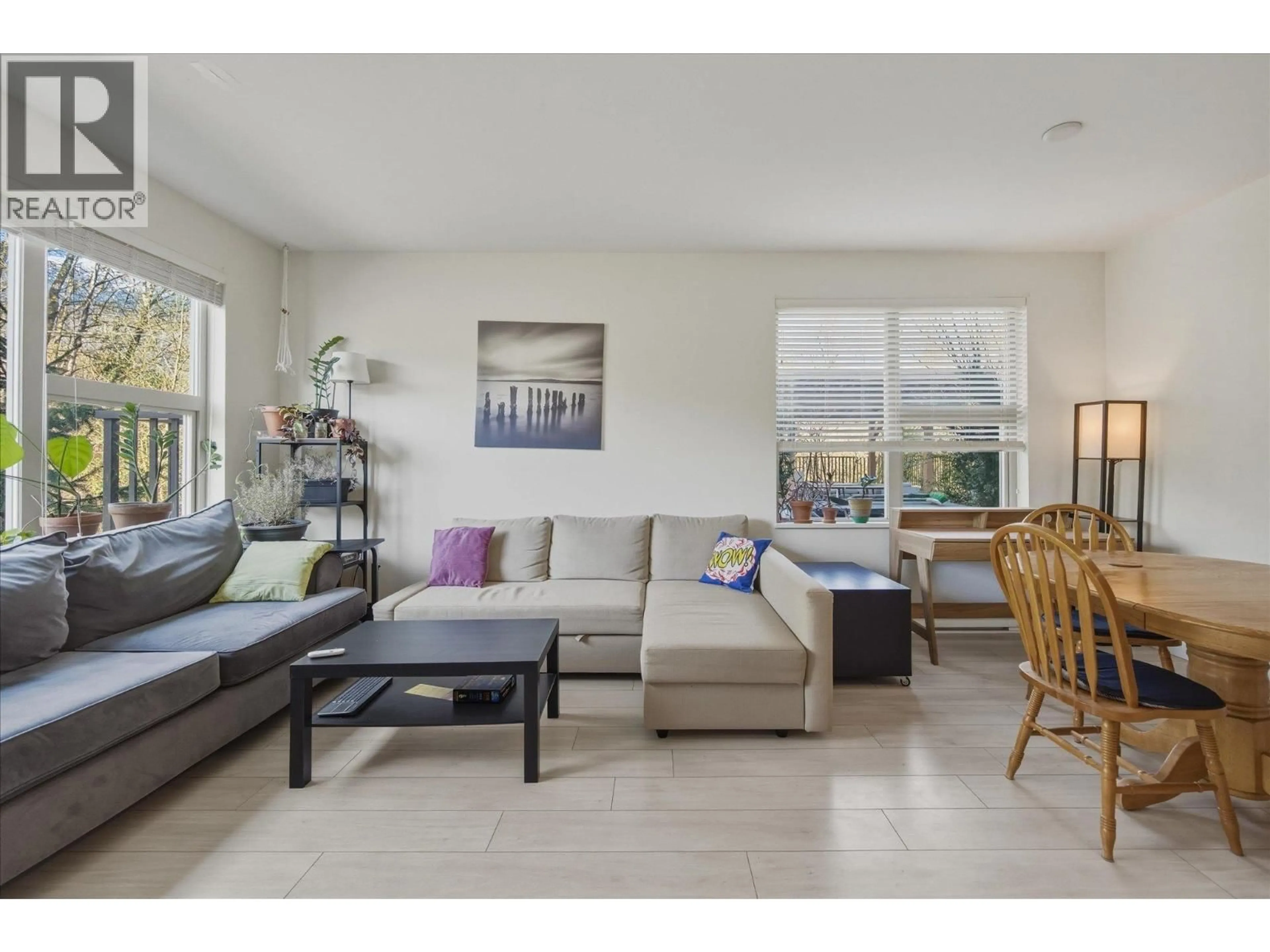 Living room with furniture, unknown for 206 - 1150 BAILEY STREET, Squamish British Columbia V8B0R4