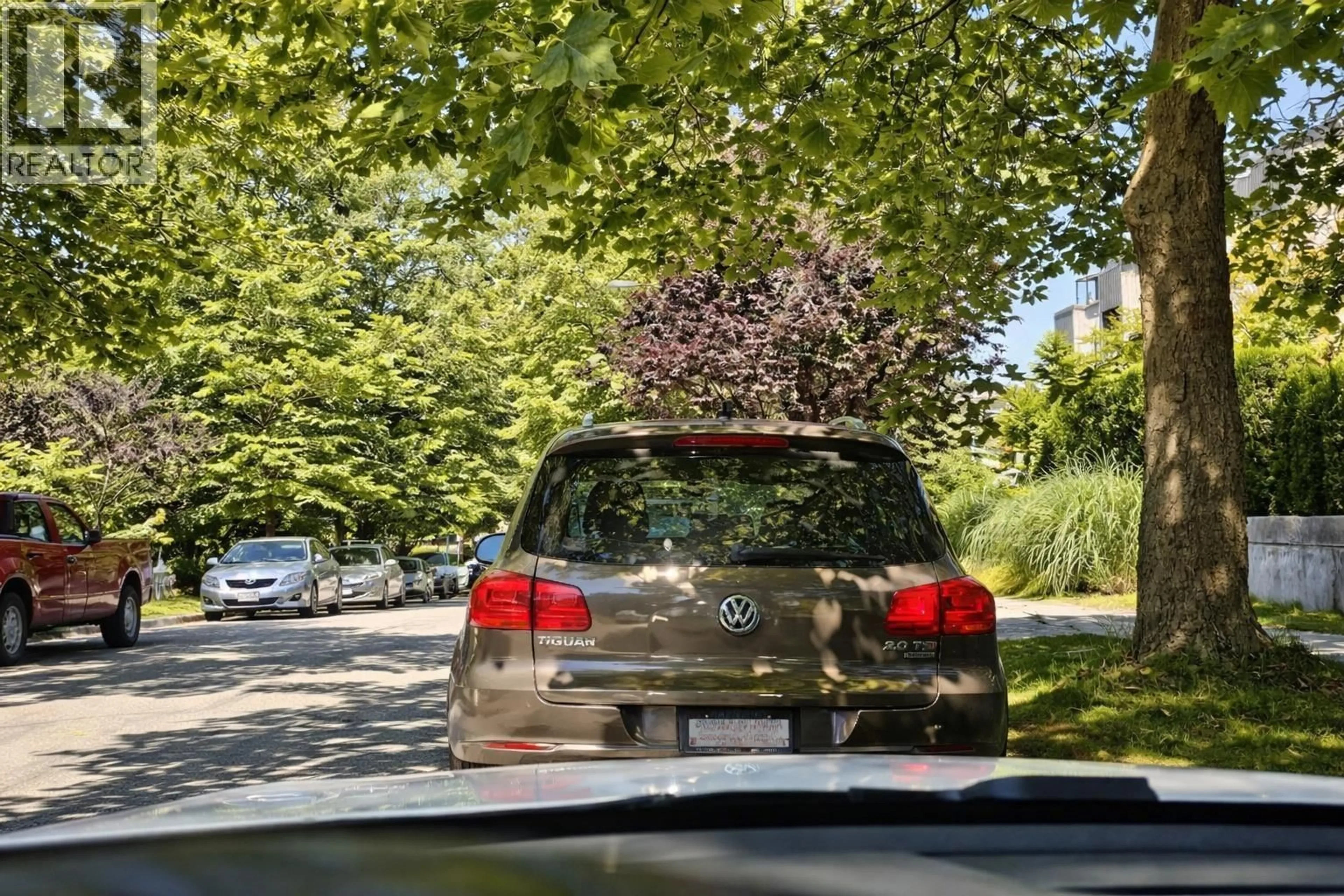 Parking for 2719 DUKE STREET, Vancouver British Columbia V5R4S8