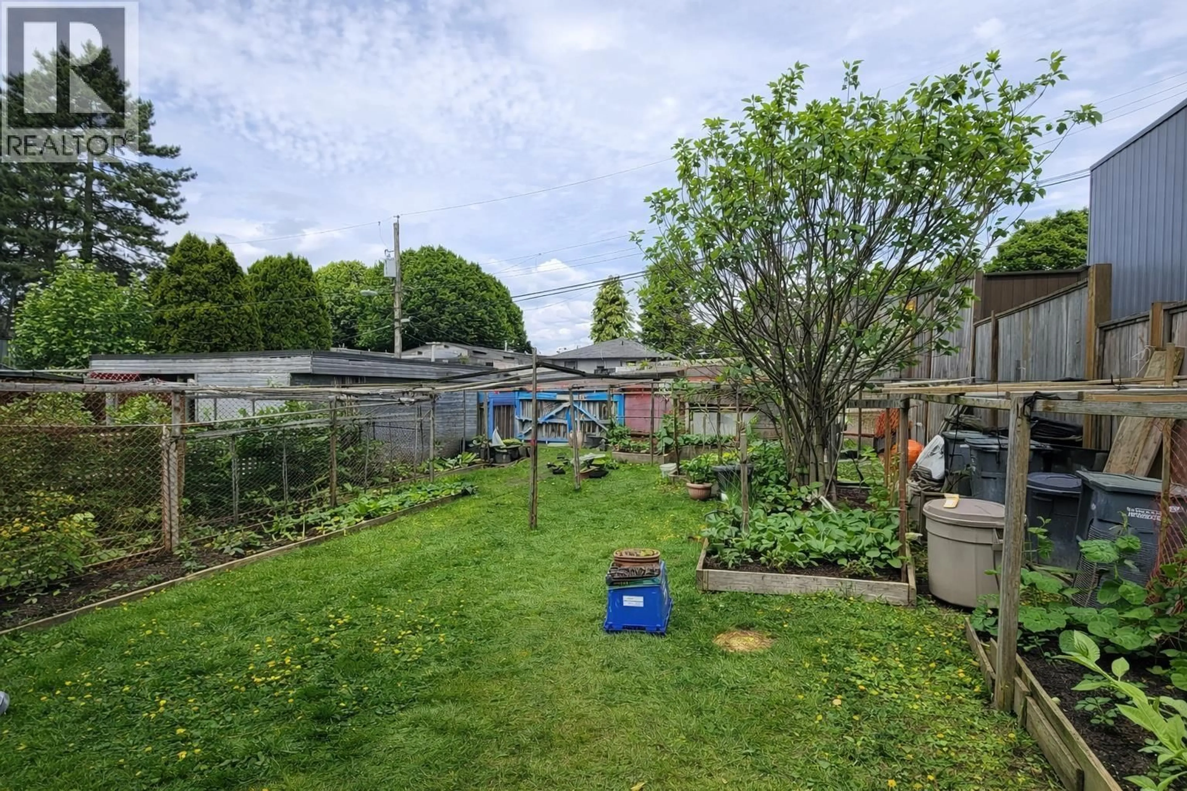 A pic from outside/outdoor area/front of a property/back of a property/a pic from drone, street for 2719 DUKE STREET, Vancouver British Columbia V5R4S8