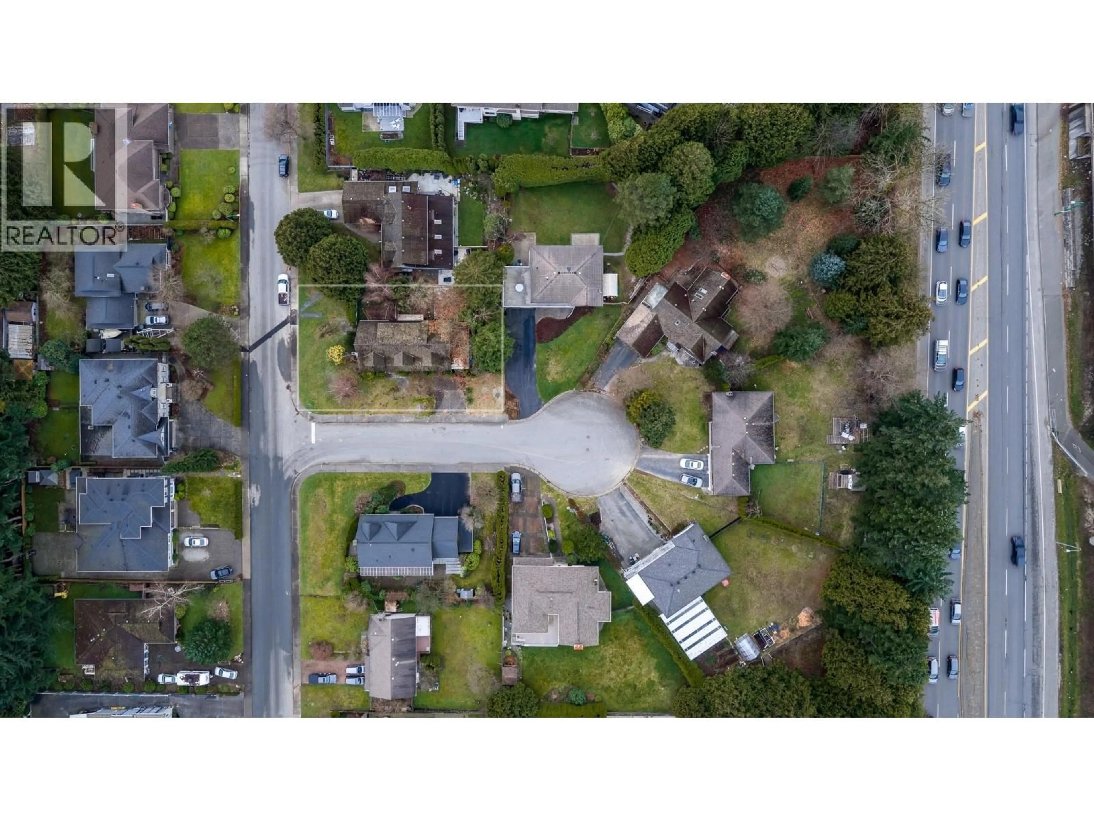 A pic from outside/outdoor area/front of a property/back of a property/a pic from drone, street for 3381 LEALAND COURT, Burnaby British Columbia V5A3B6