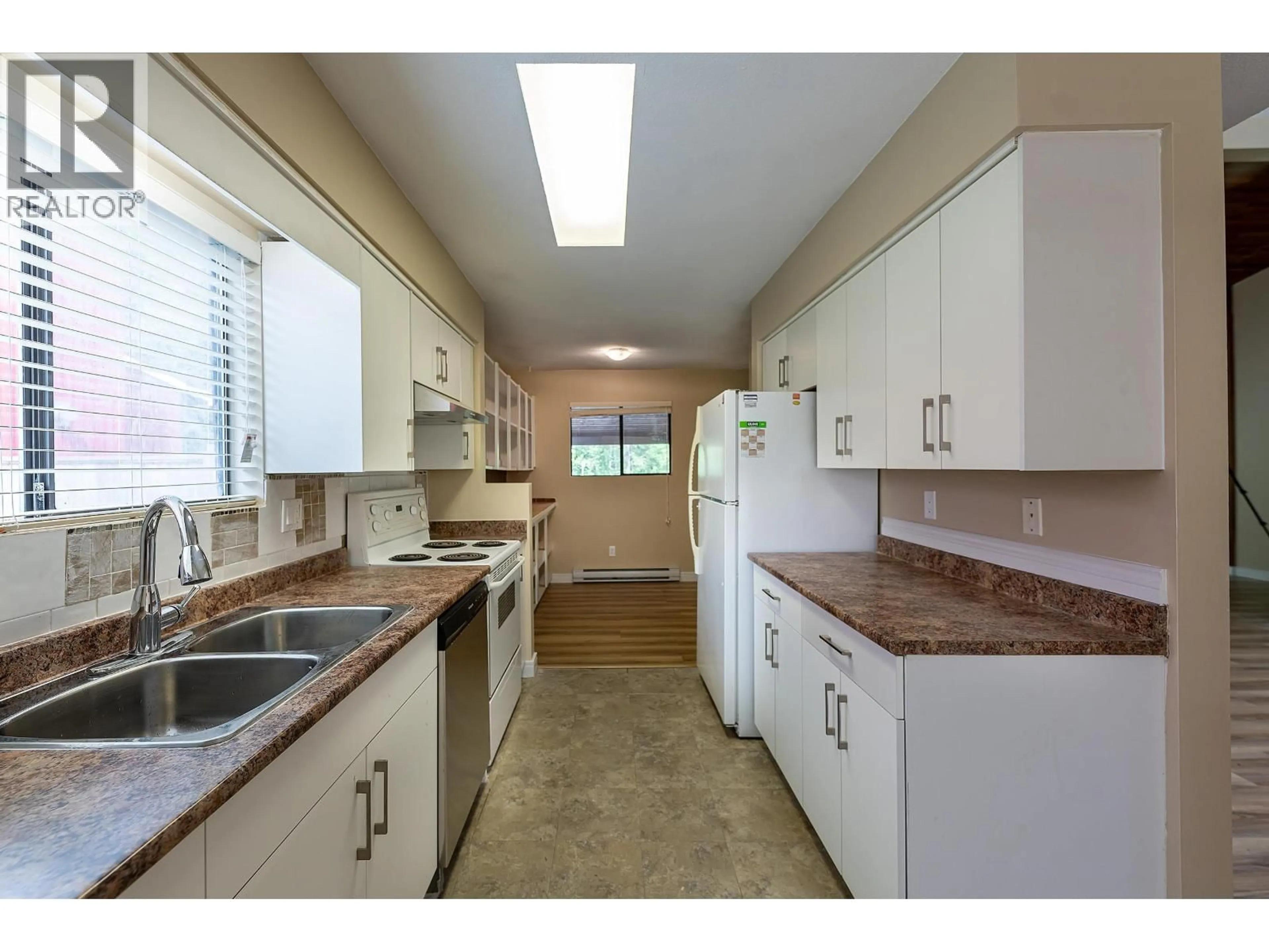 Standard kitchen, unknown for 1238 GABRIOLA DRIVE, Coquitlam British Columbia V3E1G1