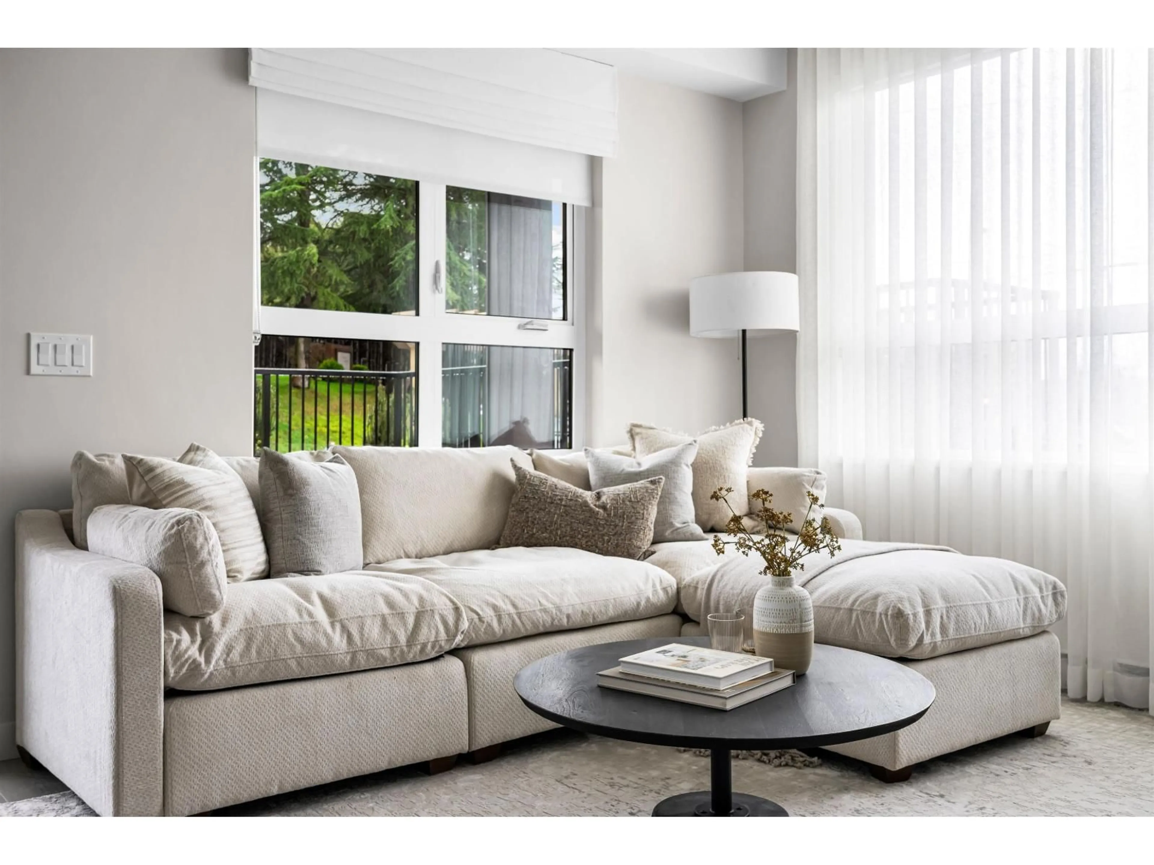 Living room with furniture, unknown for 511 - 20049B 82 AVENUE, Langley British Columbia V2Y4A6