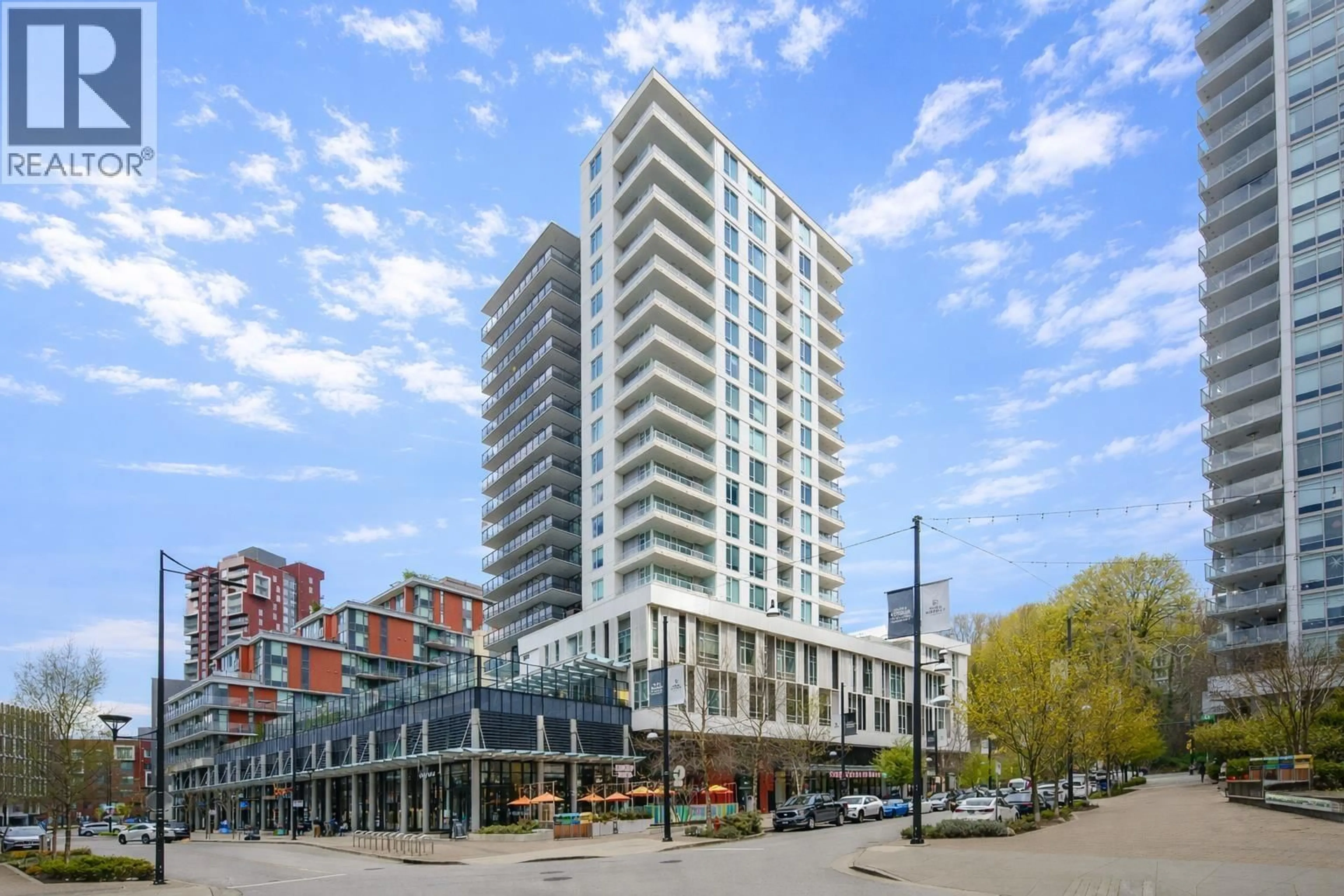 Patio, building for 1601 - 8533 RIVER DISTRICT CROSSING, Vancouver British Columbia V5S0H2