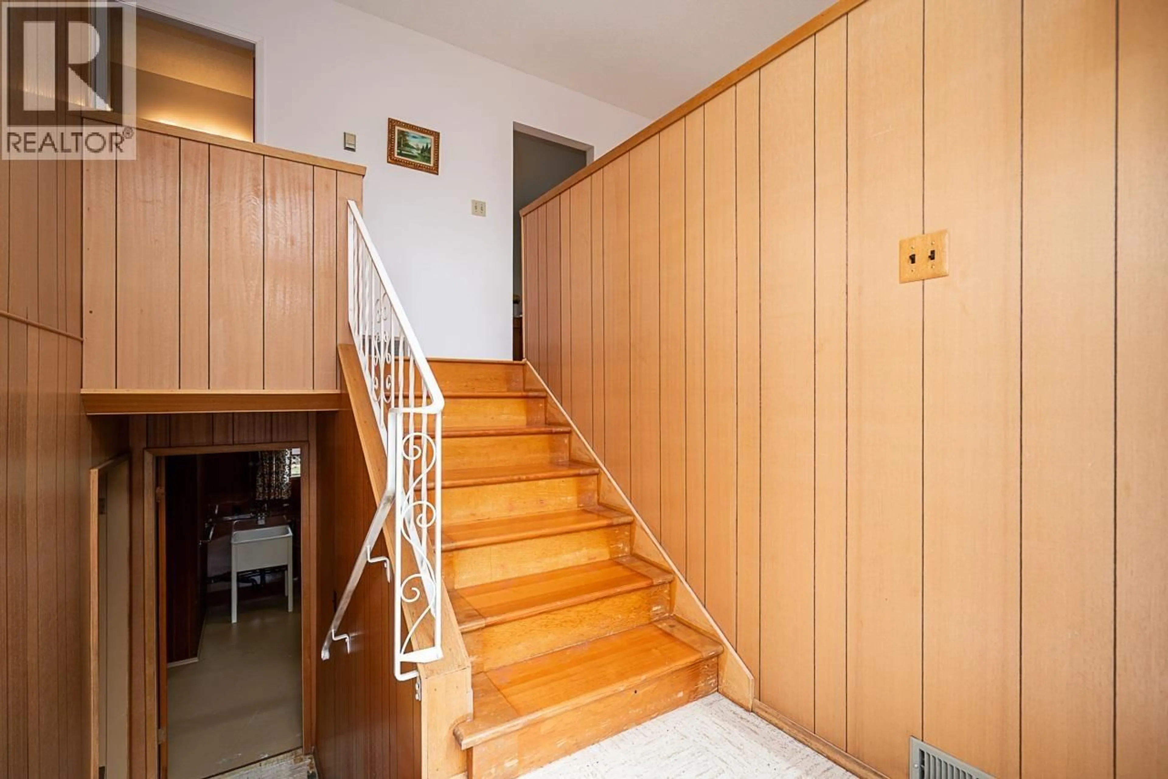 Unknown for 1634 ROSS ROAD, North Vancouver British Columbia V7J1V4