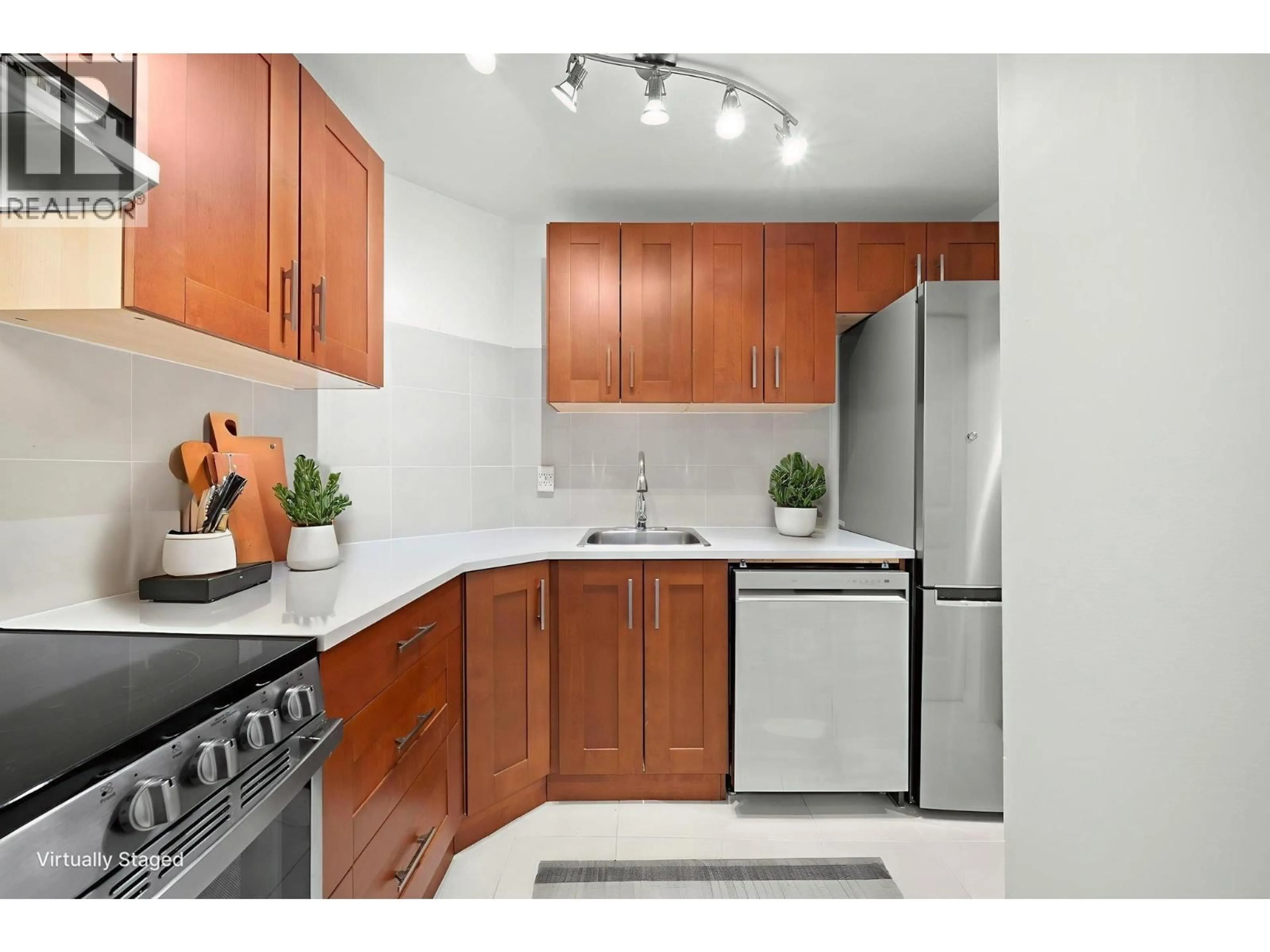 Standard kitchen, ceramic/tile floor for 213 - 436 SEVENTH STREET, New Westminster British Columbia V3M3L3