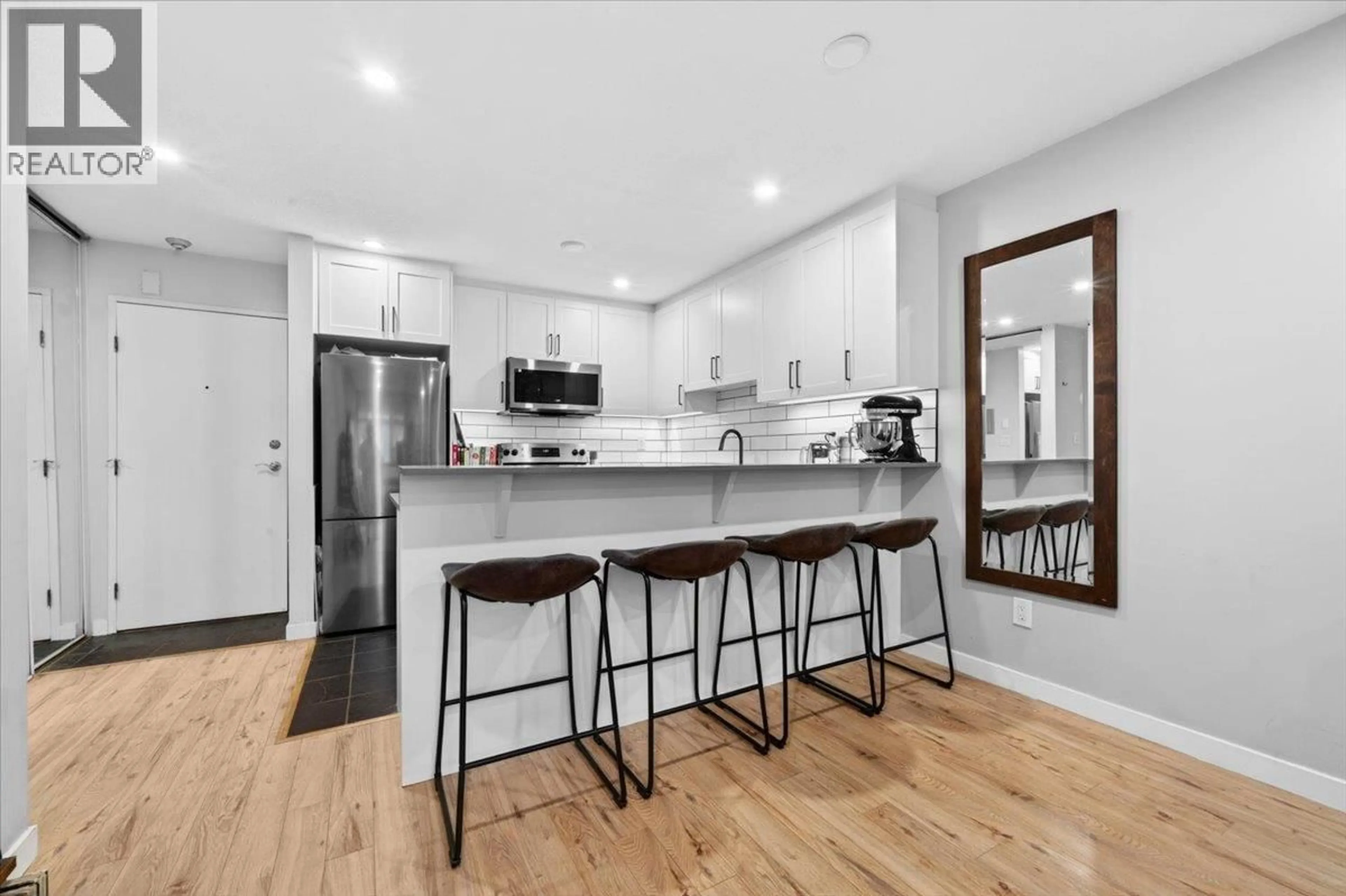 Open concept kitchen, unknown for 101 - 1122 KING ALBERT AVENUE, Coquitlam British Columbia V3J1X7