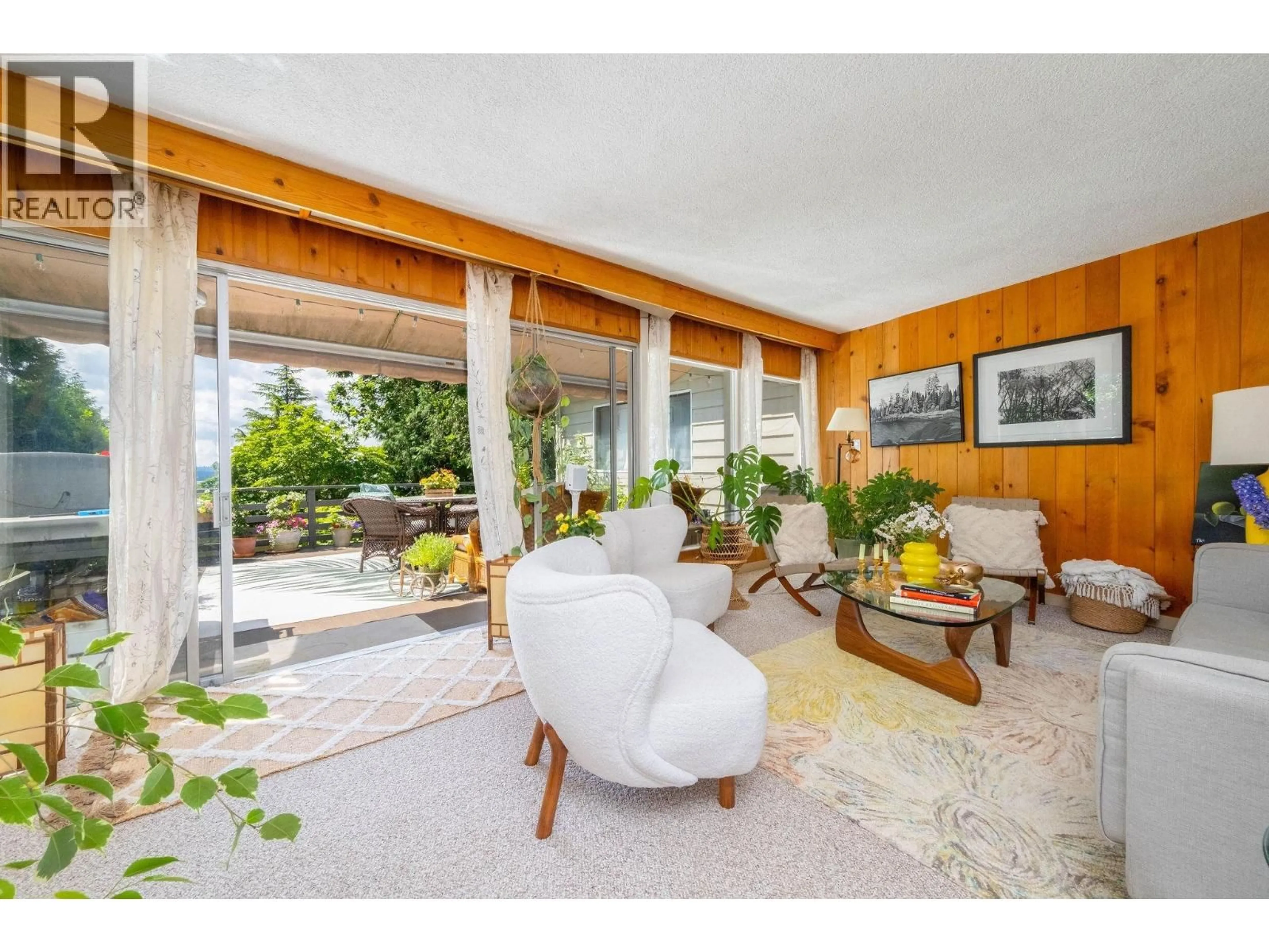 Living room with furniture, unknown for 1580 MATHERS AVENUE, West Vancouver British Columbia V7V2G7