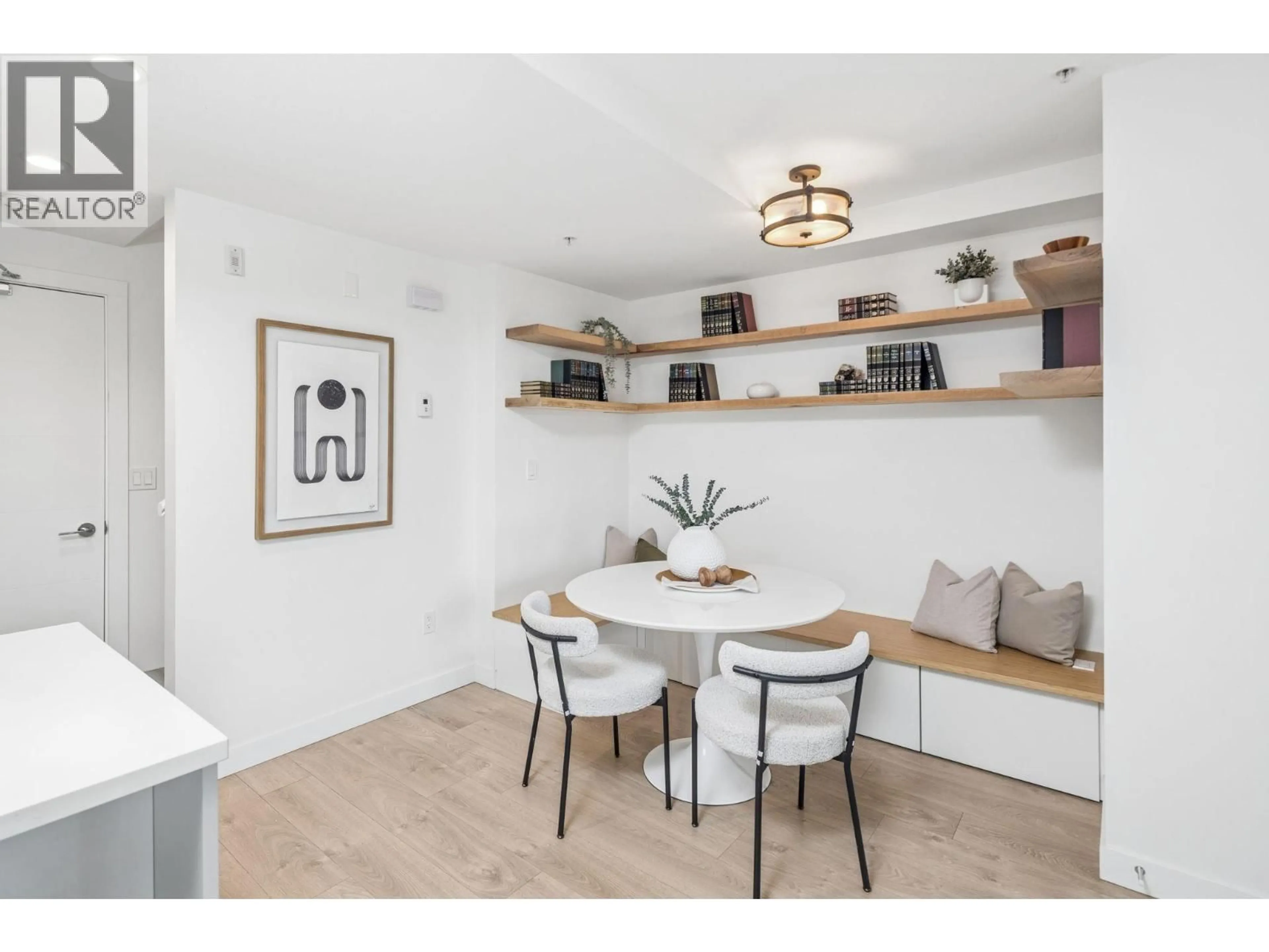 Unknown for TH4 - 128 8TH STREET, North Vancouver British Columbia V7L0H2