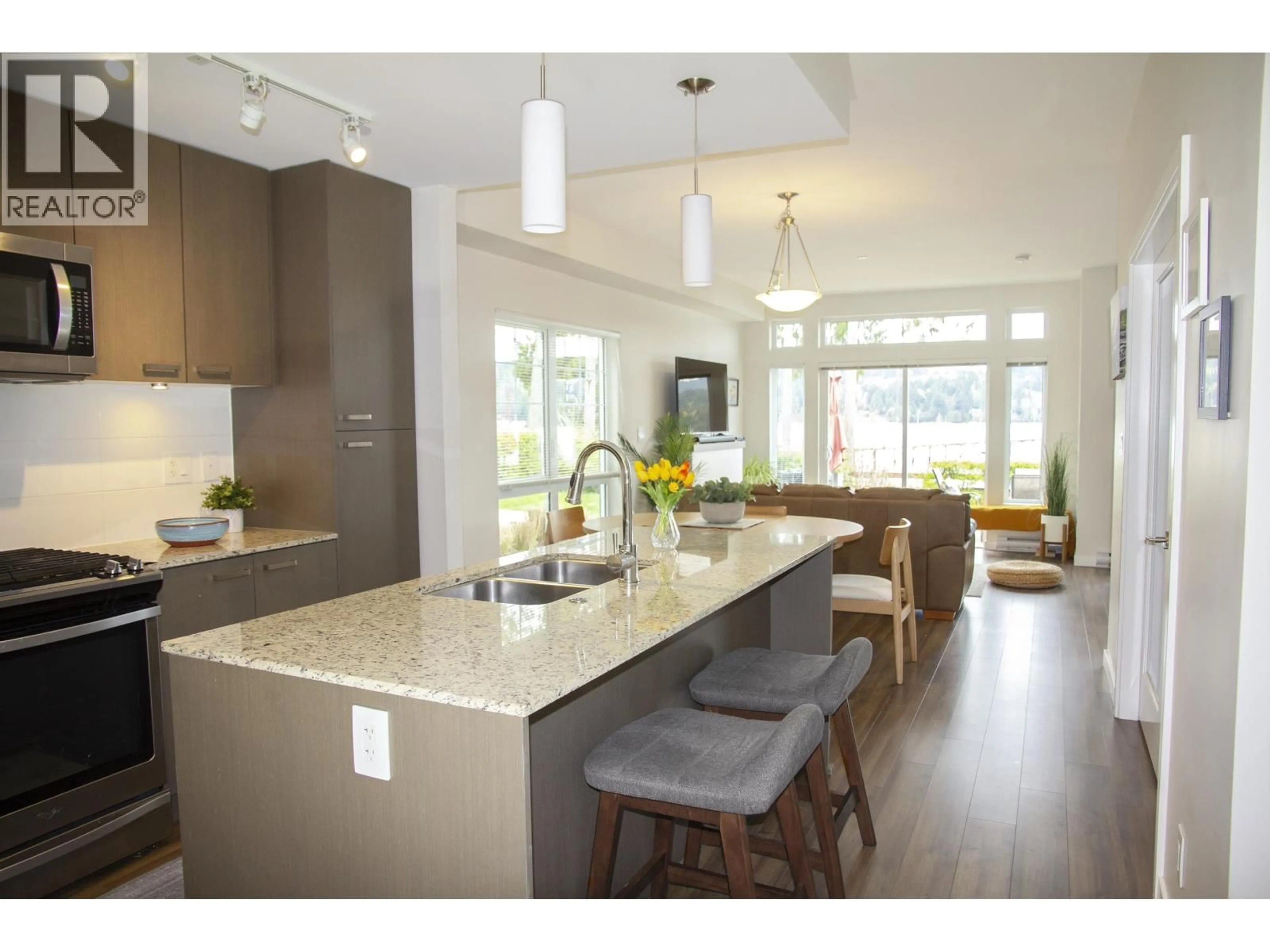 Open concept kitchen, unknown for 5915 BEACHGATE LANE, Sechelt British Columbia V7Z0A4