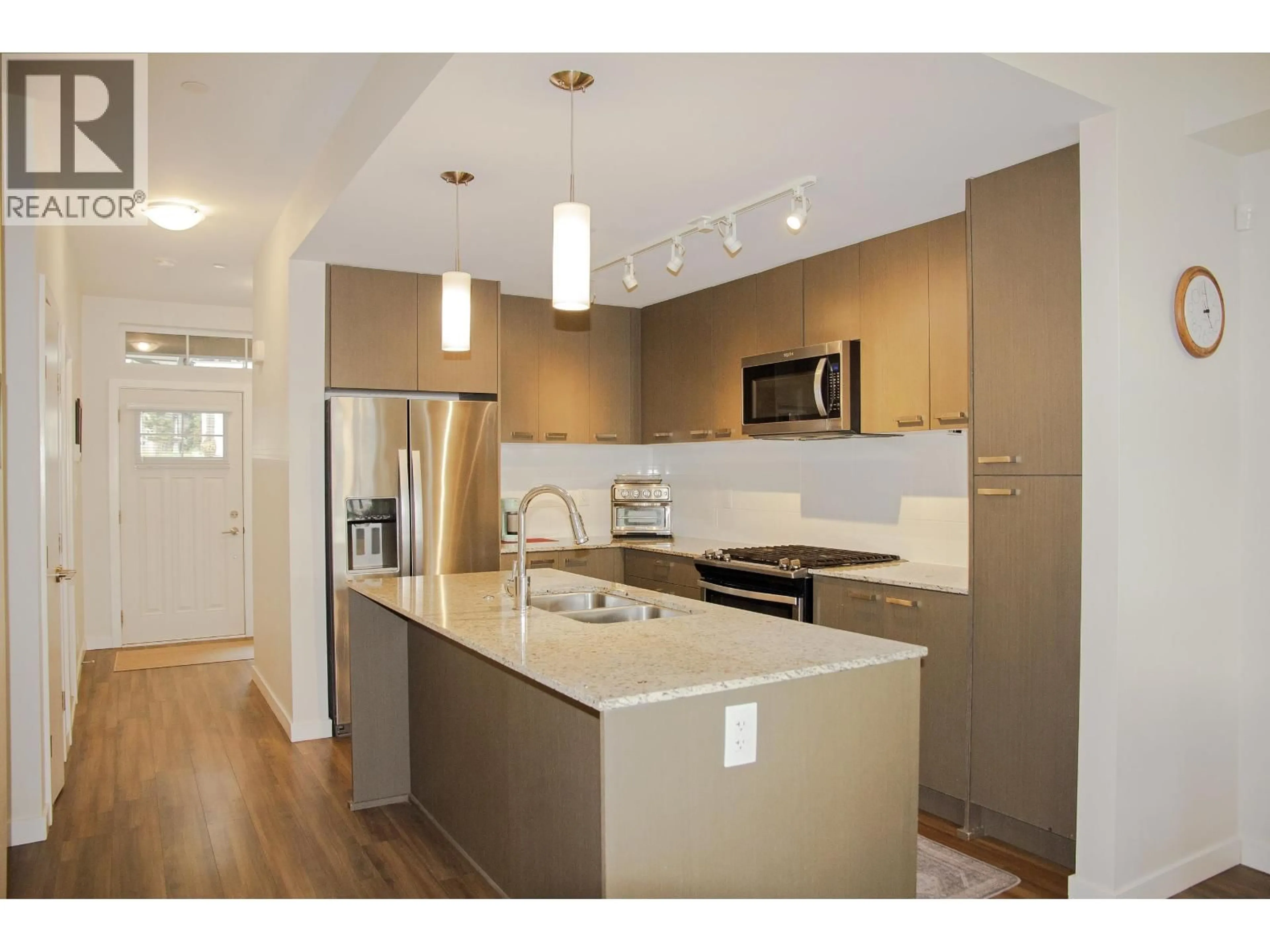 Open concept kitchen, unknown for 5915 BEACHGATE LANE, Sechelt British Columbia V7Z0A4