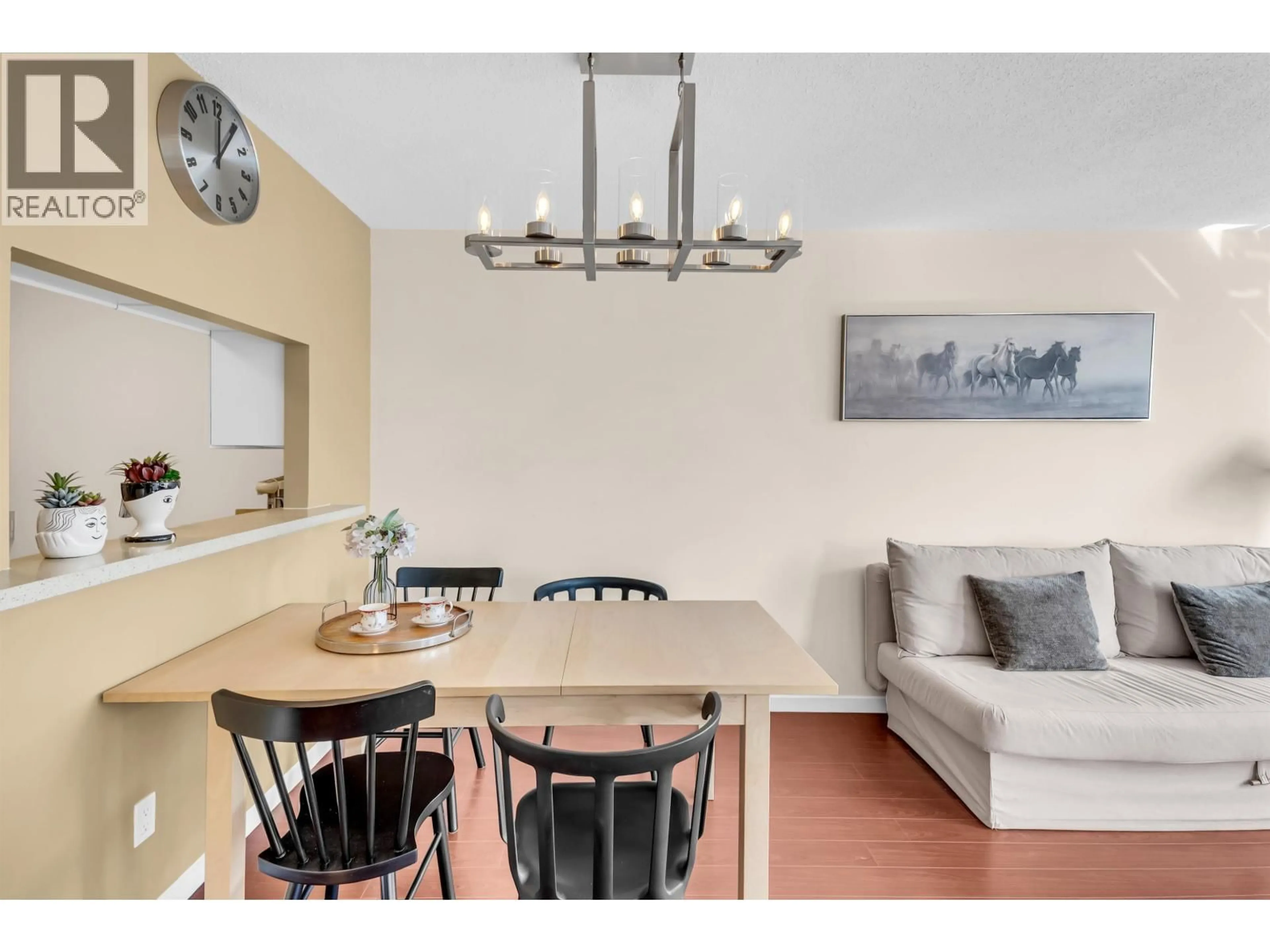 Dining room, wood/laminate floor for 1302 - 4689 HAZEL STREET, Burnaby British Columbia V5H4R6