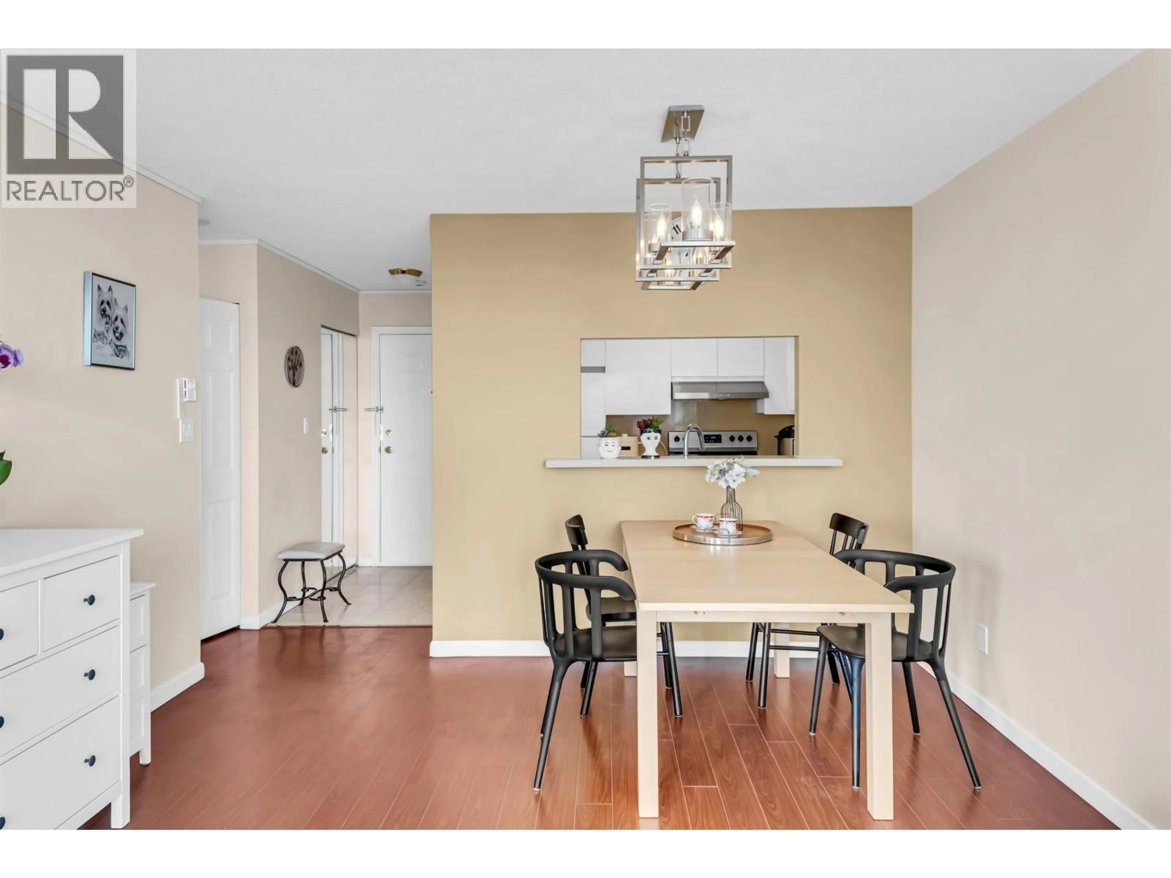 Dining room, wood/laminate floor for 1302 - 4689 HAZEL STREET, Burnaby British Columbia V5H4R6
