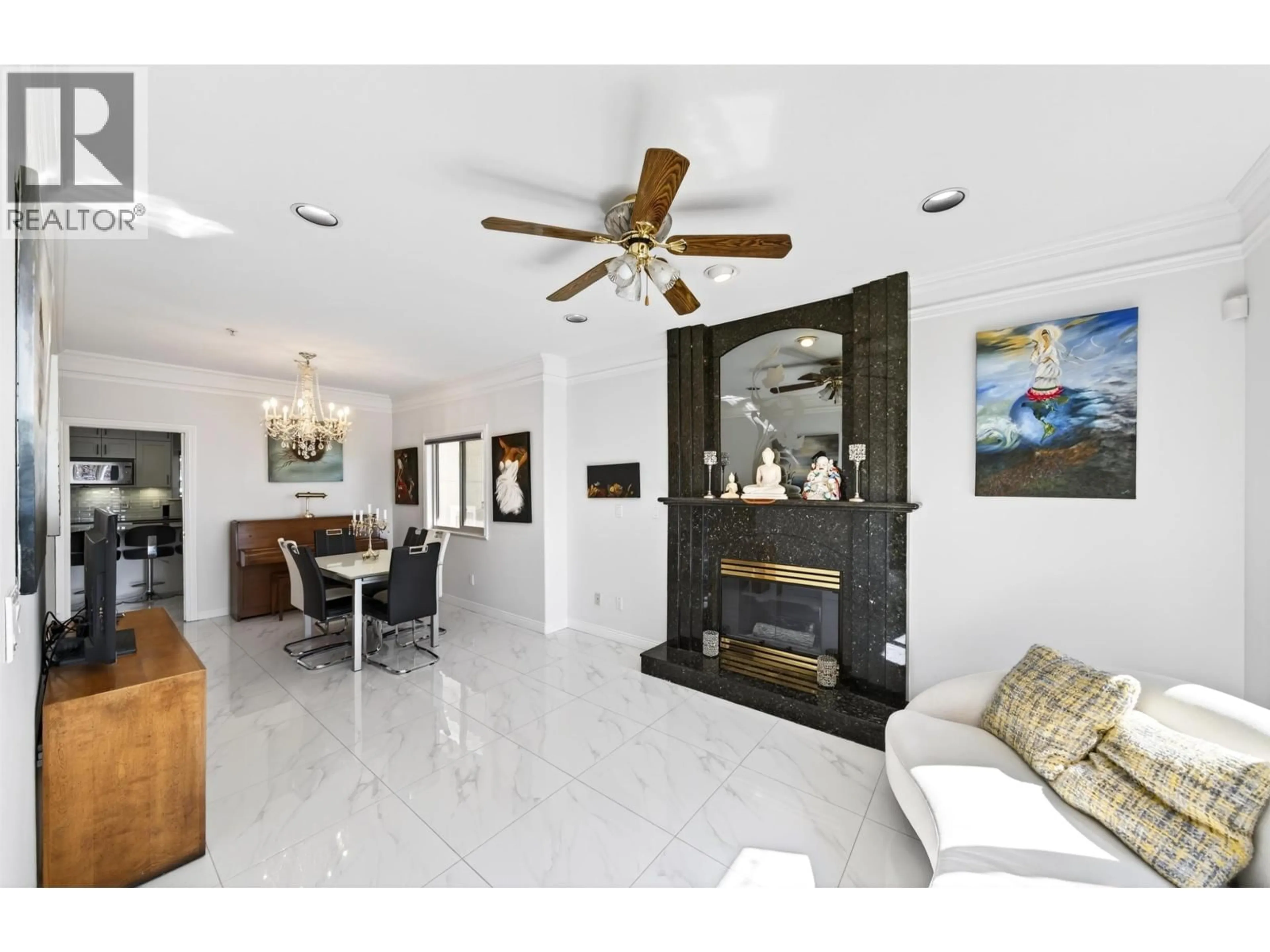 Living room with furniture, ceramic/tile floor for 535 53RD AVENUE, Vancouver British Columbia V5X1J4