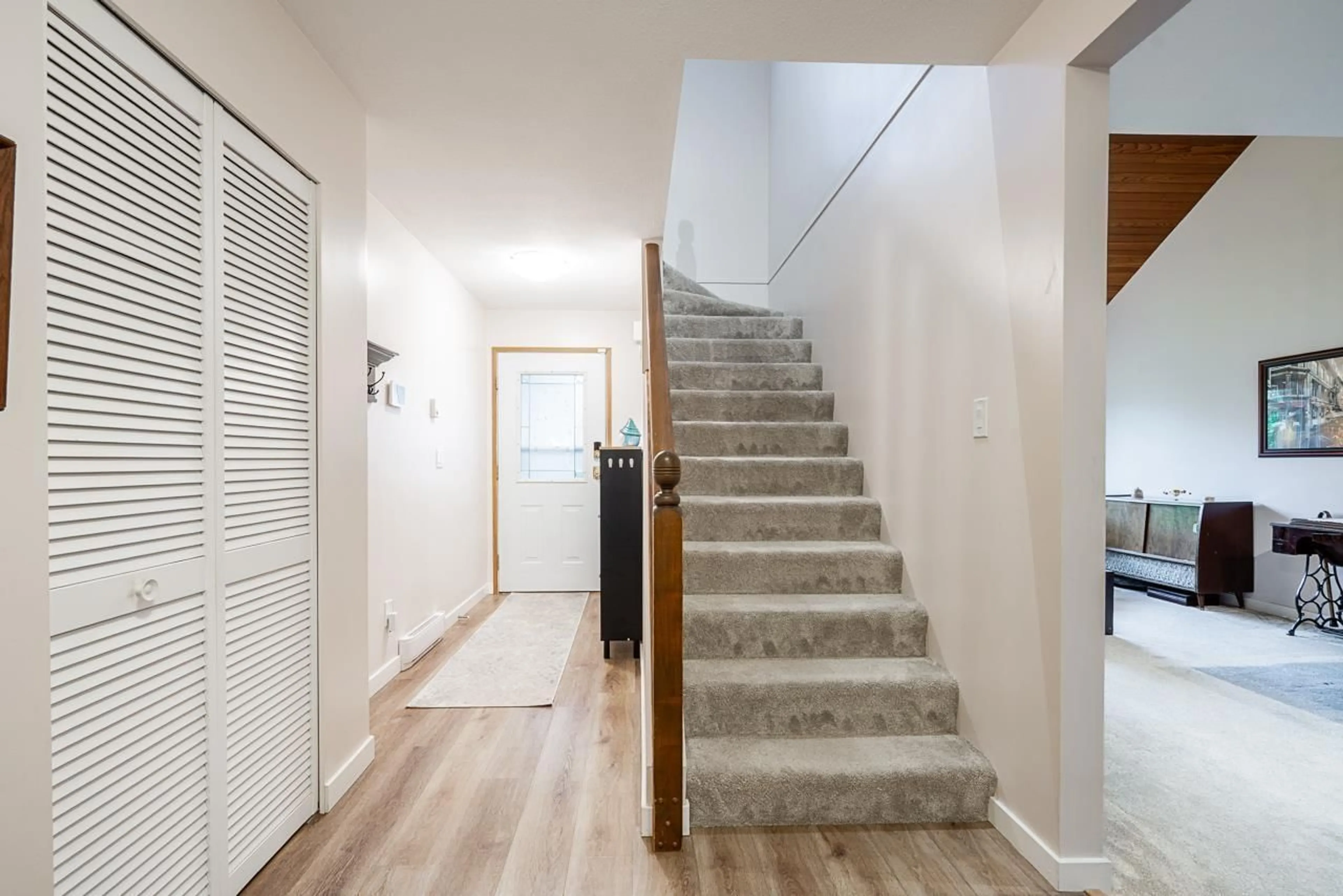 Unknown for 15429 90 AVENUE, Surrey British Columbia V3R9J5