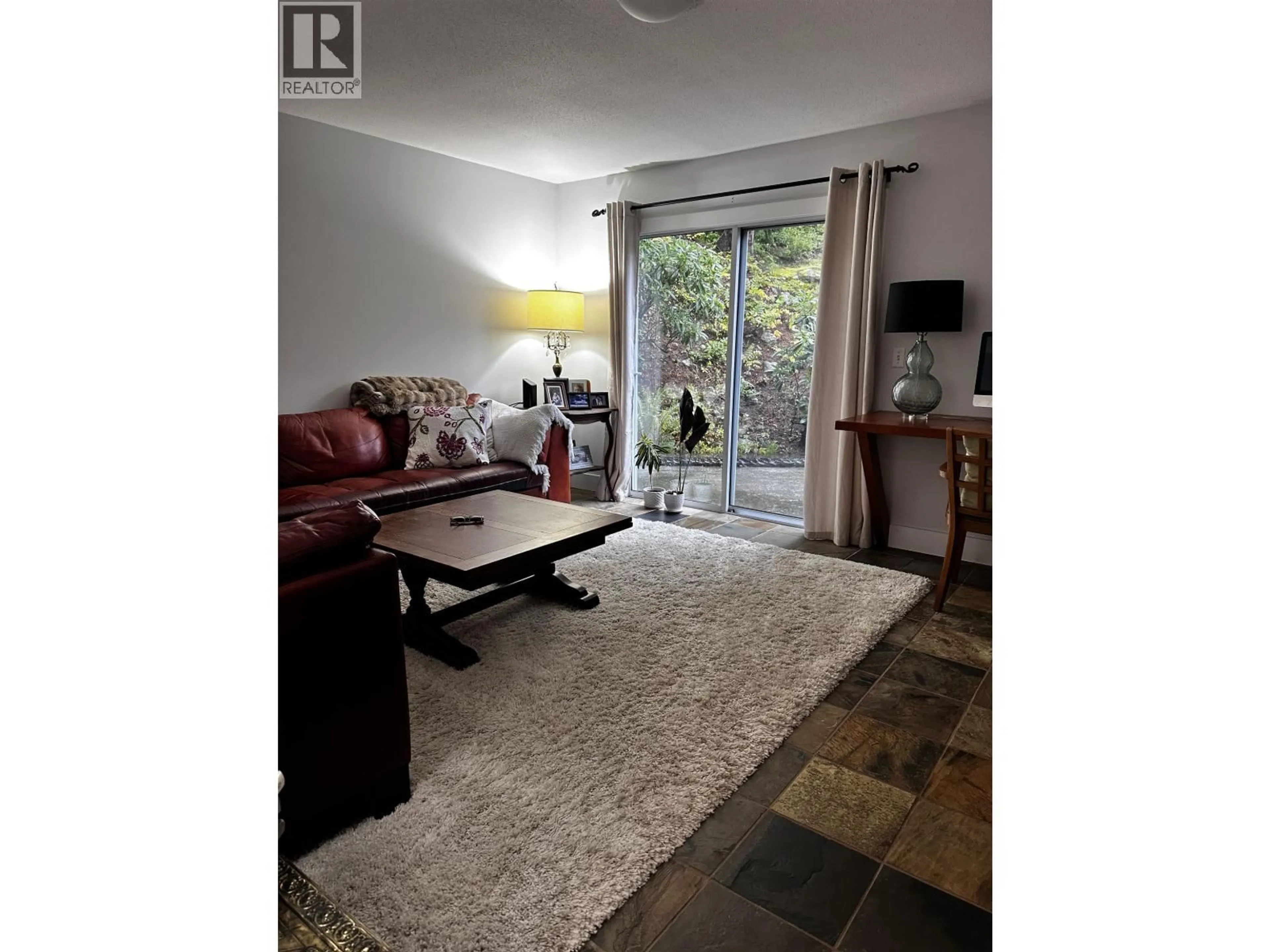 Living room with furniture, unknown for 1014 LANARK PLACE, Squamish British Columbia V0N1T0