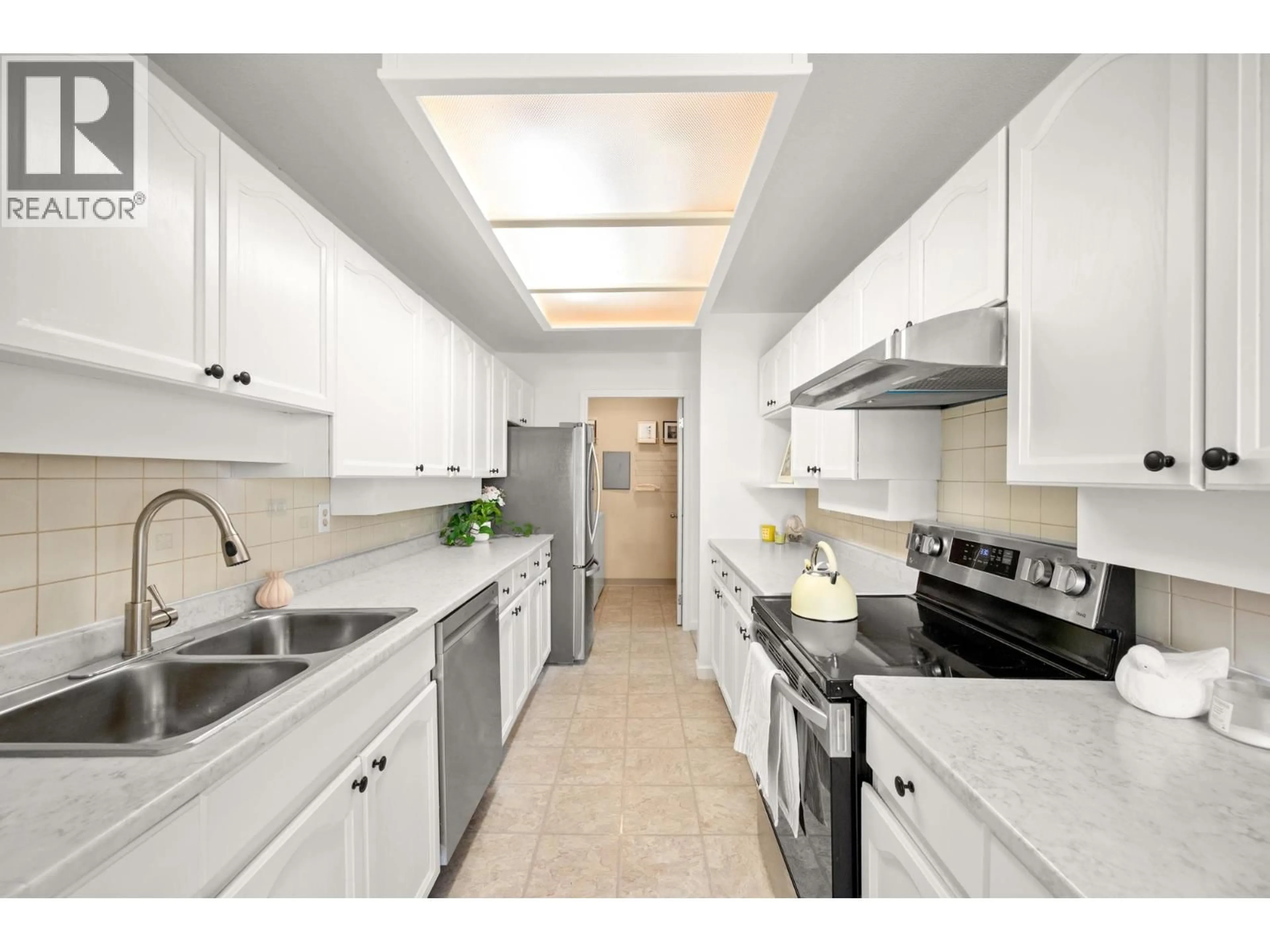 Standard kitchen, ceramic/tile floor for 260 - 8611 ACKROYD ROAD, Richmond British Columbia V6X3P4