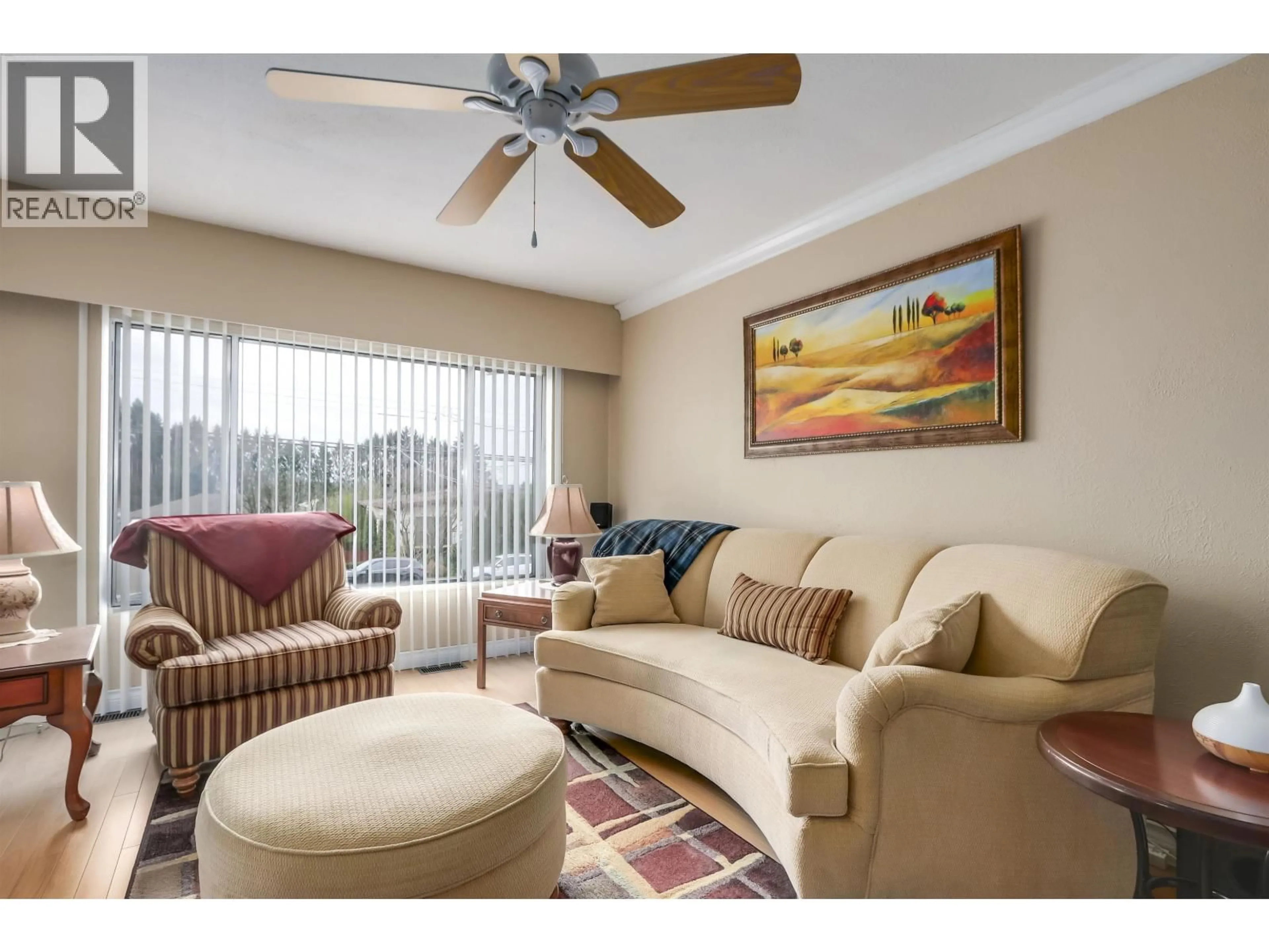 Living room with furniture, unknown for 7181 HALIFAX STREET, Burnaby British Columbia V5A1M1