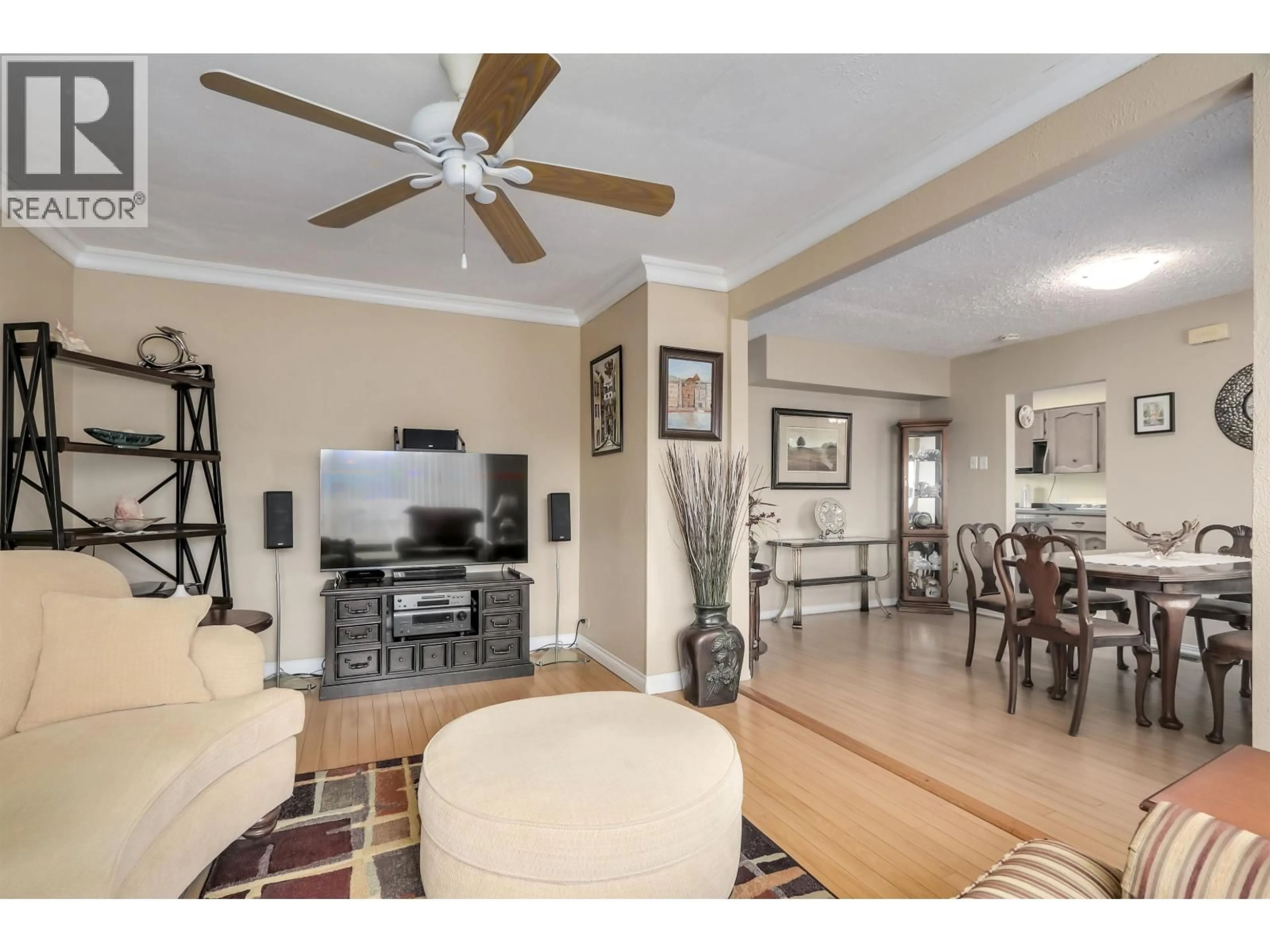 Living room with furniture, unknown for 7181 HALIFAX STREET, Burnaby British Columbia V5A1M1