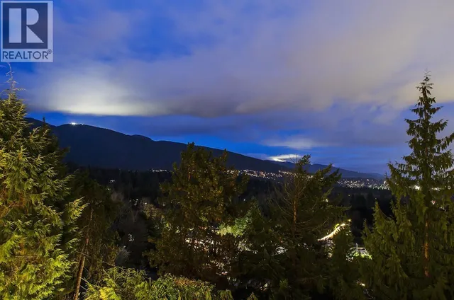 817 YOUNETTE DRIVE, West Vancouver 4