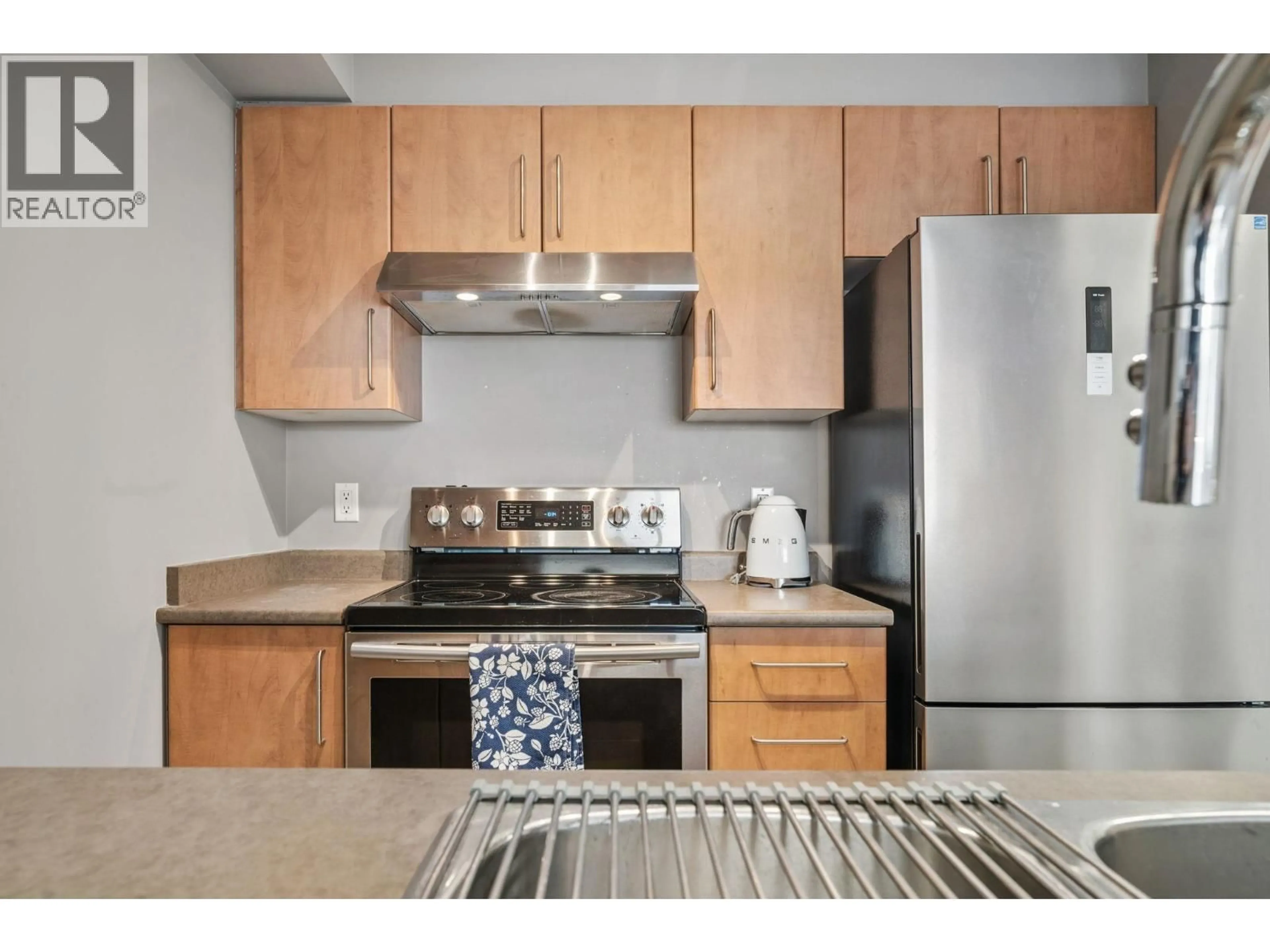 Standard kitchen, unknown for 1610 - 5380 OBEN STREET, Vancouver British Columbia V5R6H7