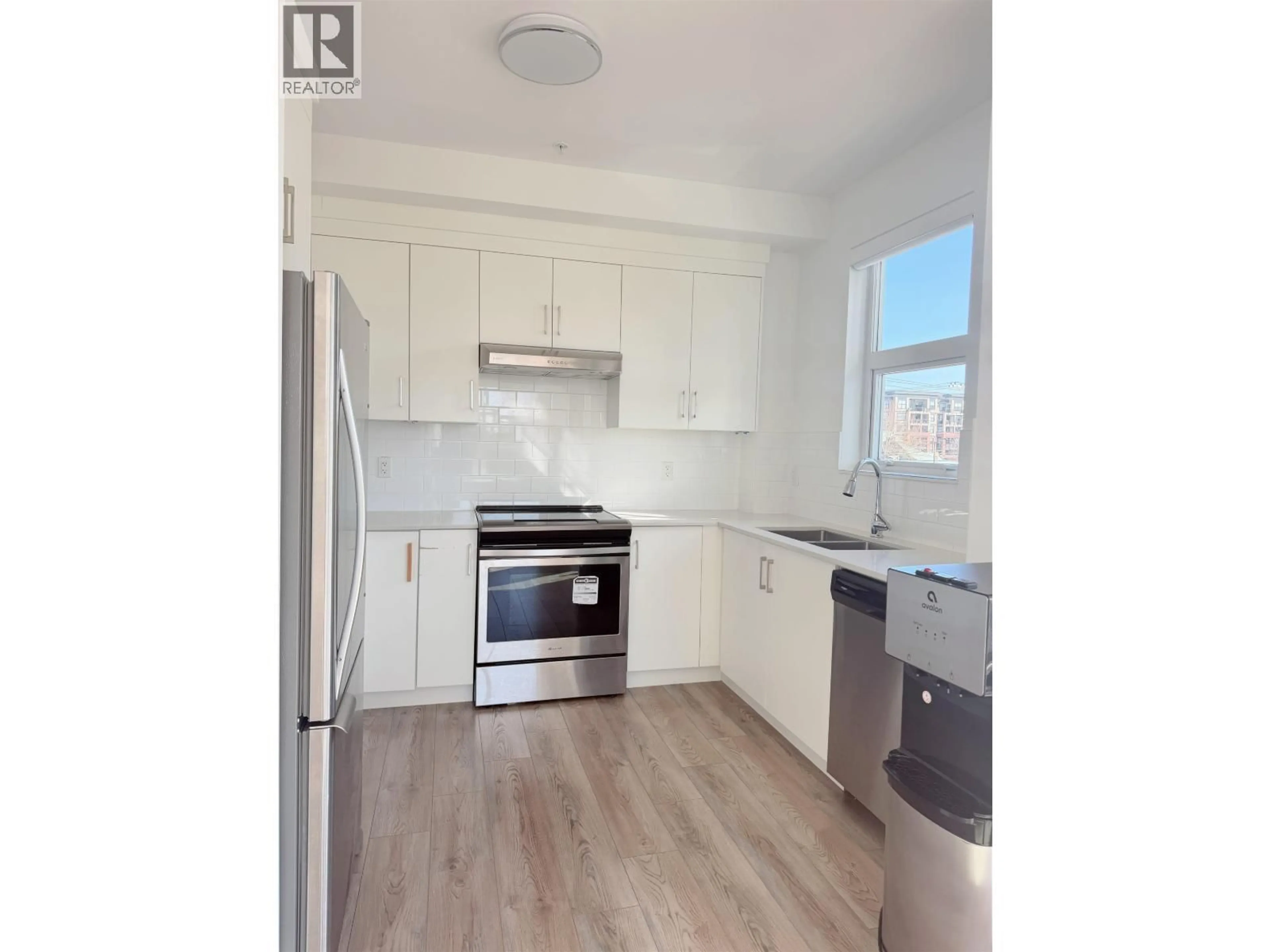 Standard kitchen, wood/laminate floor for 303 - 22577 ROYAL CRESCENT, Maple Ridge British Columbia V2X2M2