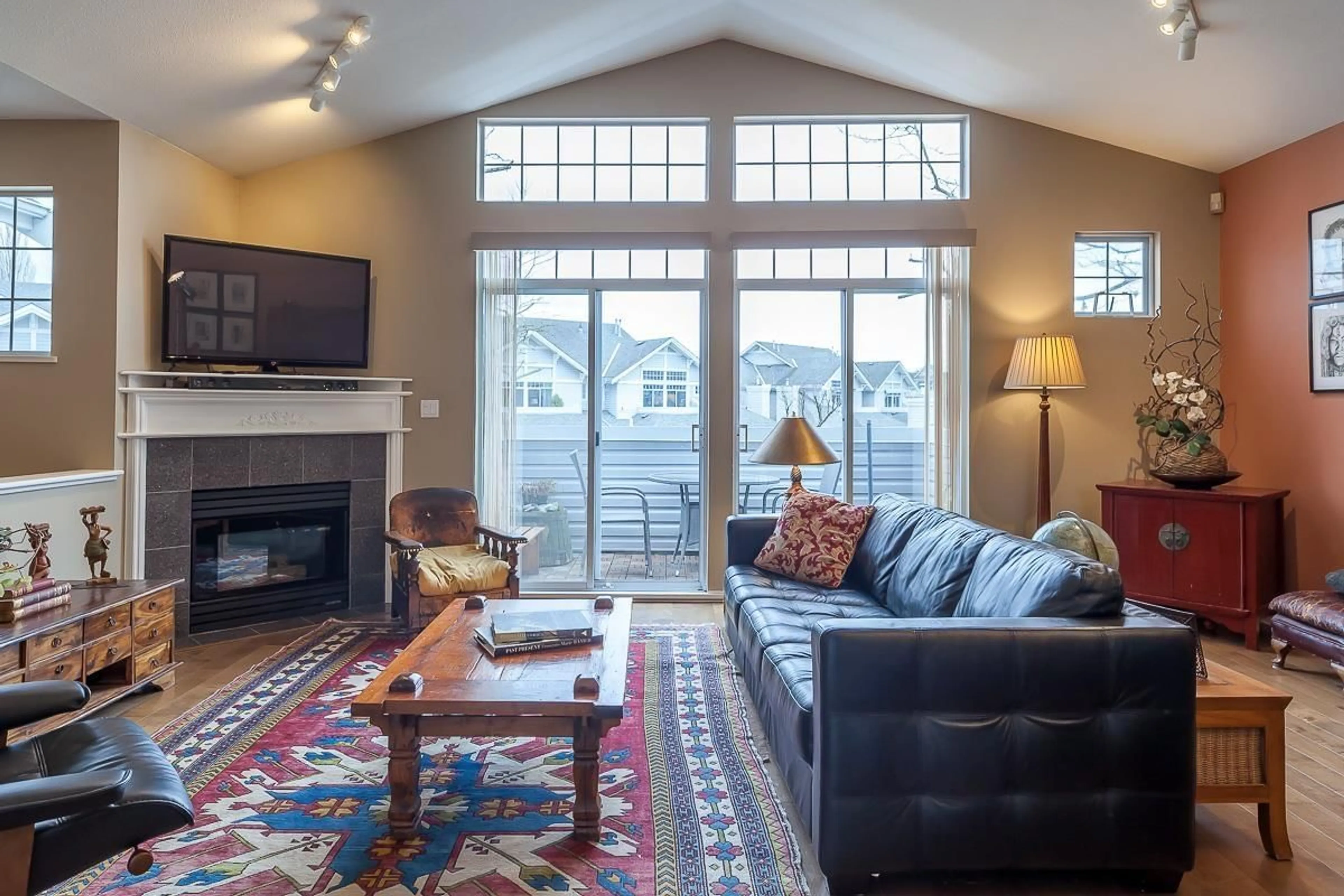 Living room with furniture, unknown for 6 - 5708 208 STREET, Langley British Columbia V3A8L4