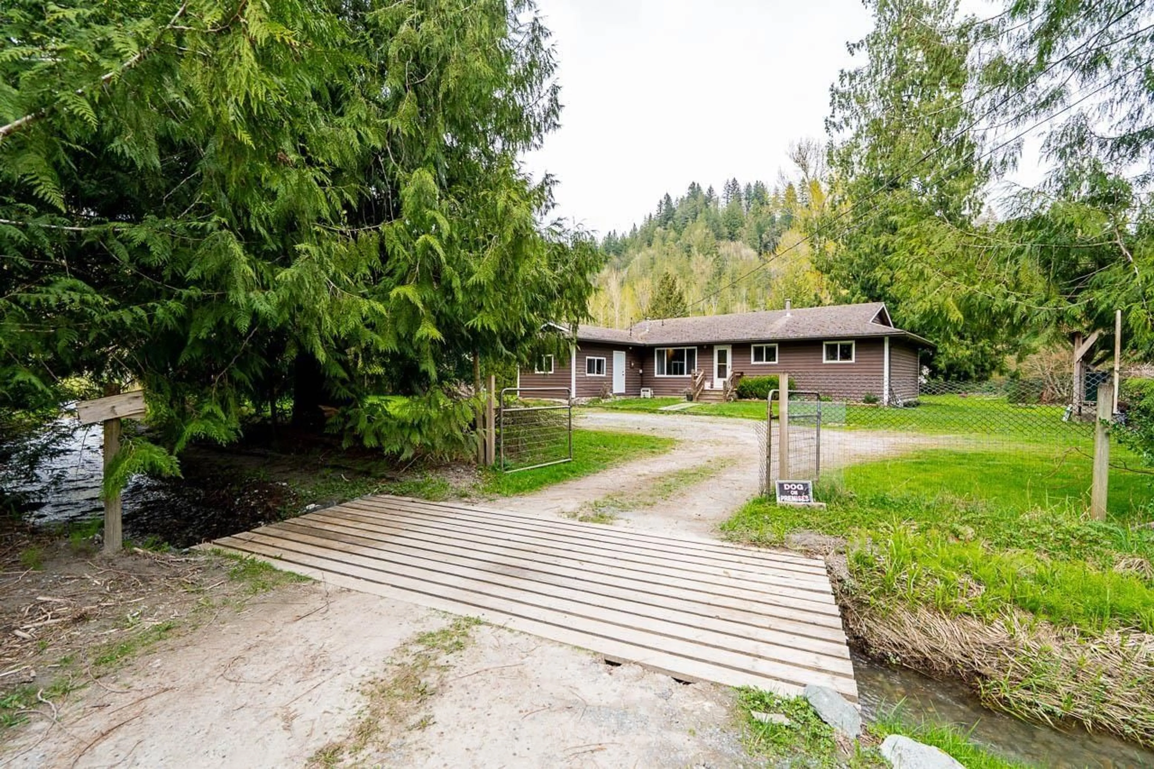A pic from outside/outdoor area/front of a property/back of a property/a pic from drone, unknown for 49163 BELL ACRES ROAD, Sardis - Chwk River Valley British Columbia V4Z1C1